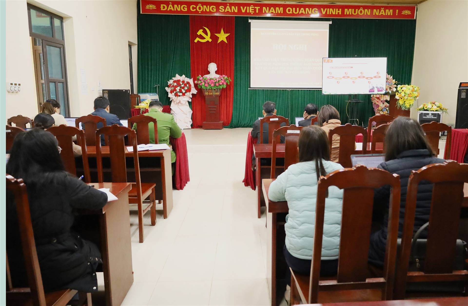 Hội nghị báo cáo viên toàn quốc thông báo nhanh kết quả Đại hội Đại biểu toàn quốc lần thứ XIV của Đảng