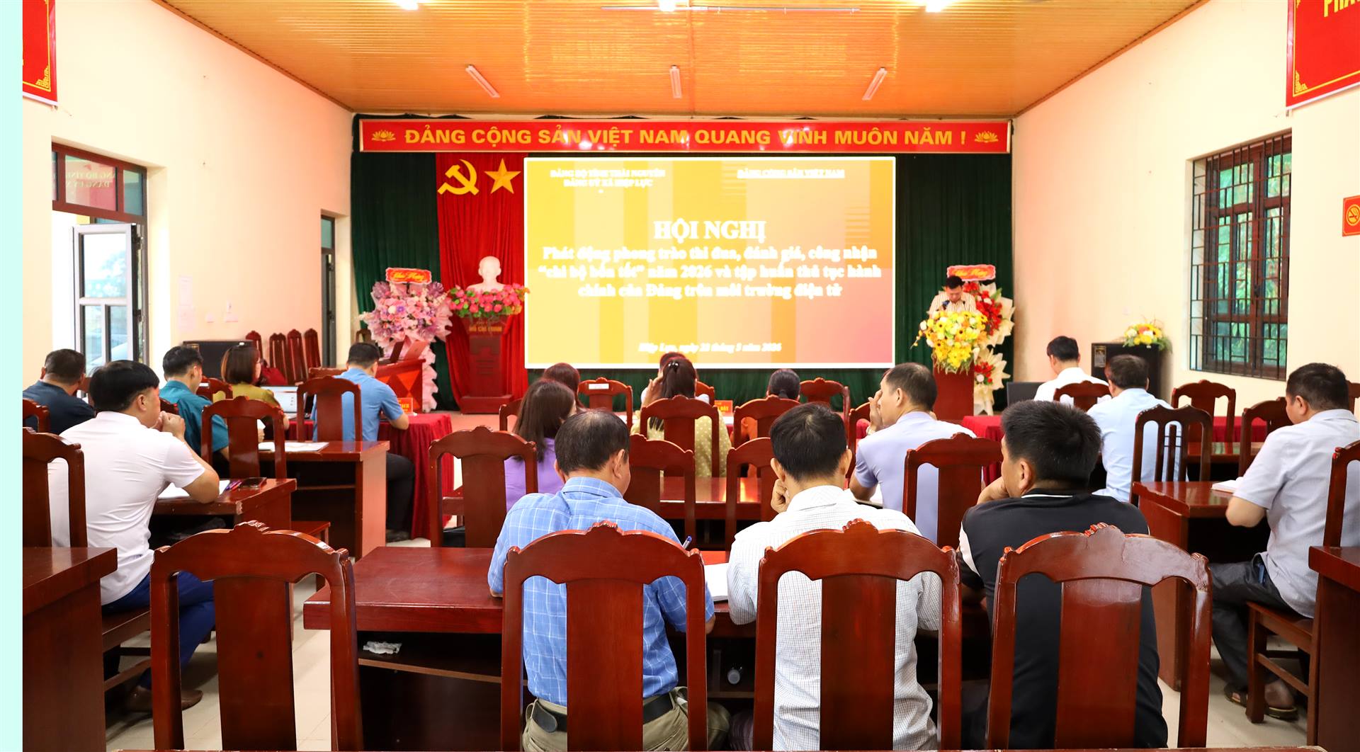 Phát động phong trào thi đua “Chi bộ bốn tốt” và tập huấn thủ tục hành chính của Đảng trên môi trường điện tử