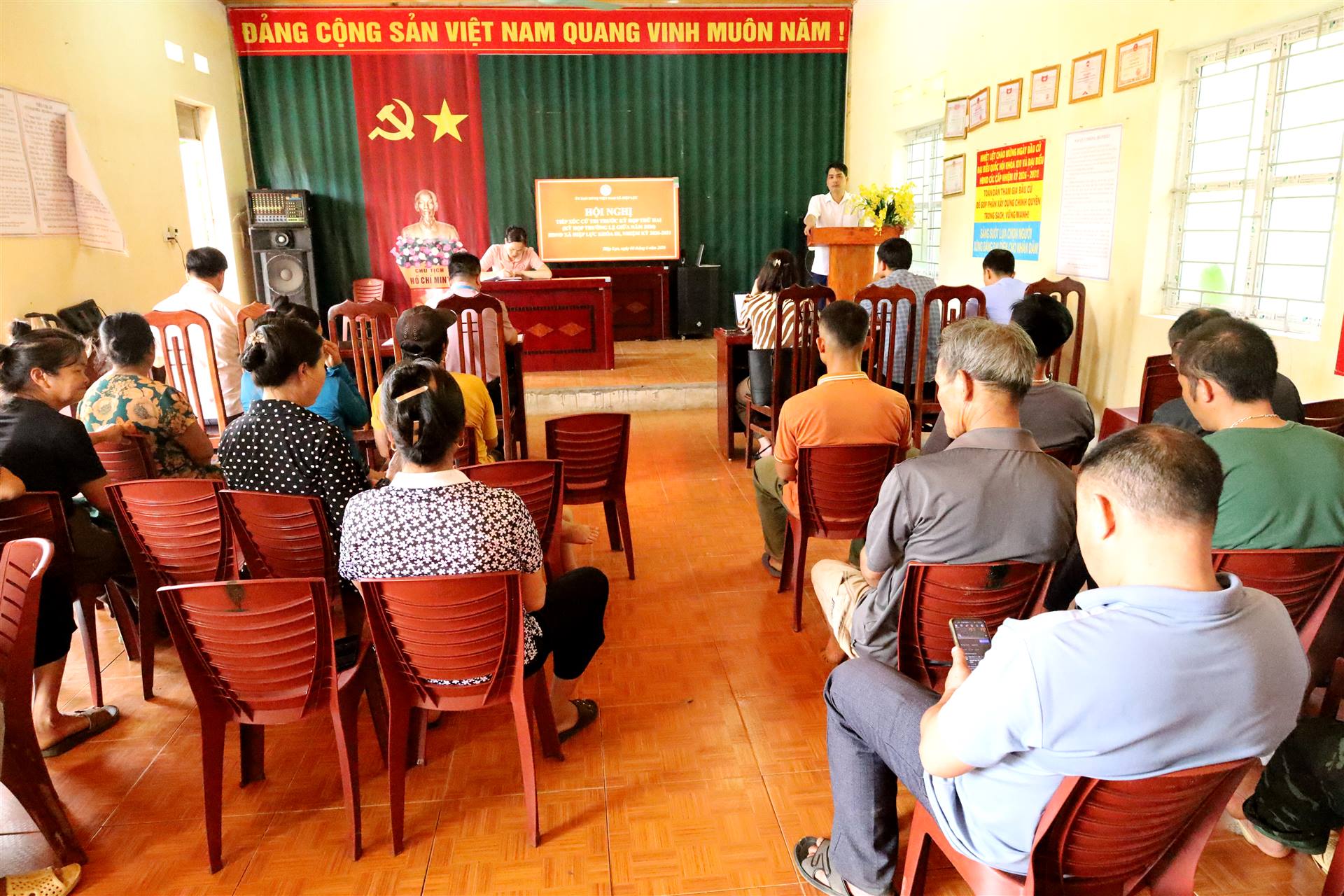 Đại biểu HĐND xã tiếp xúc cử tri trước Kỳ họp thứ 2, HĐND xã khóa III, nhiệm kỳ 2026-2031