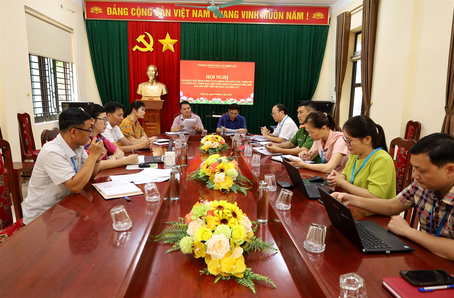 UBND xã Hiệp Lực: Họp thống nhất kết quả rà soát xác định thôn vùng đồng bào dân tộc thiểu số và miền núi, thôn đặc biệt khó khăn