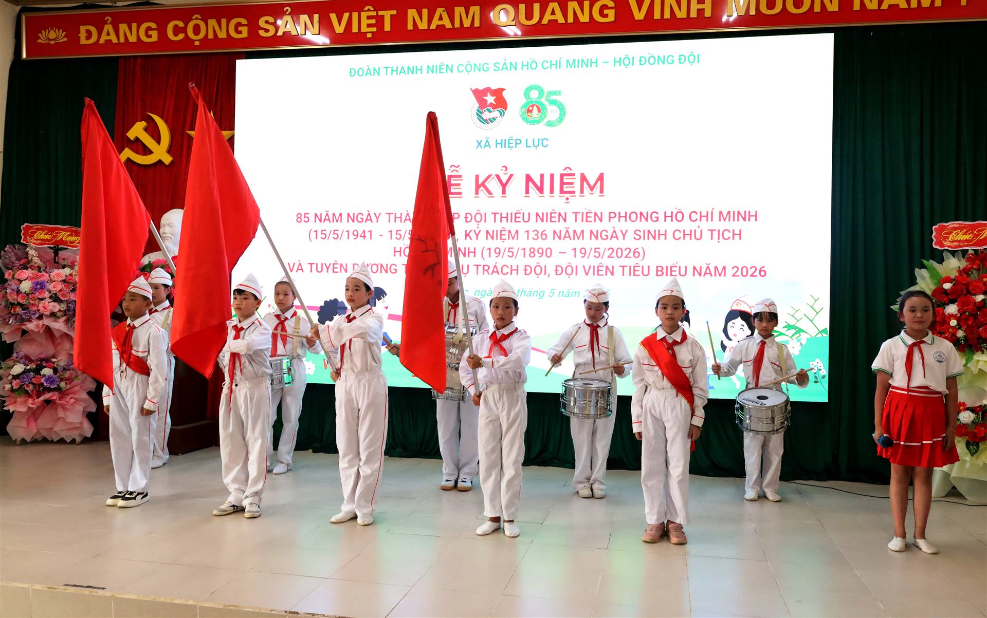 Anh-tin-bai