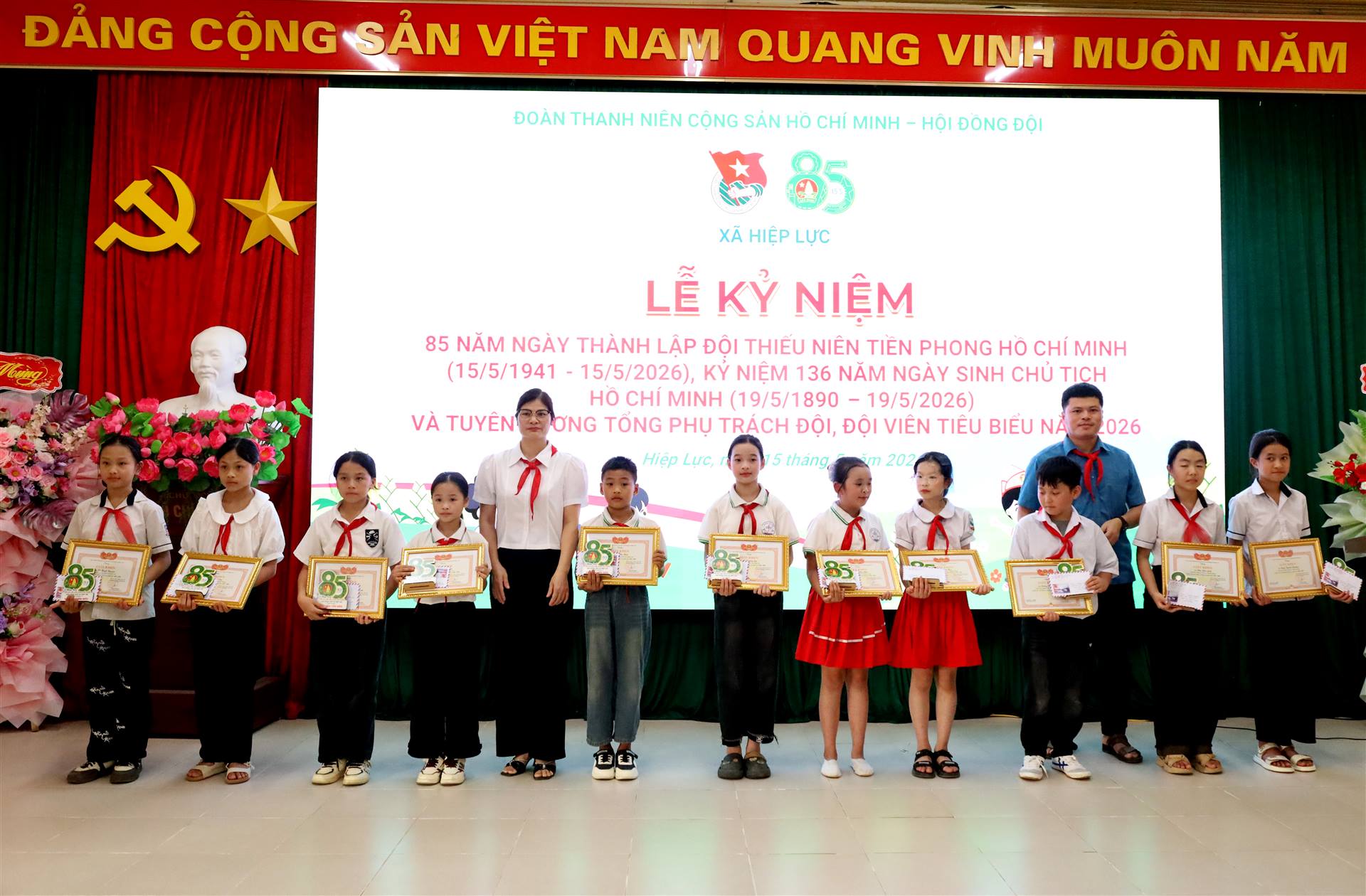 Anh-tin-bai