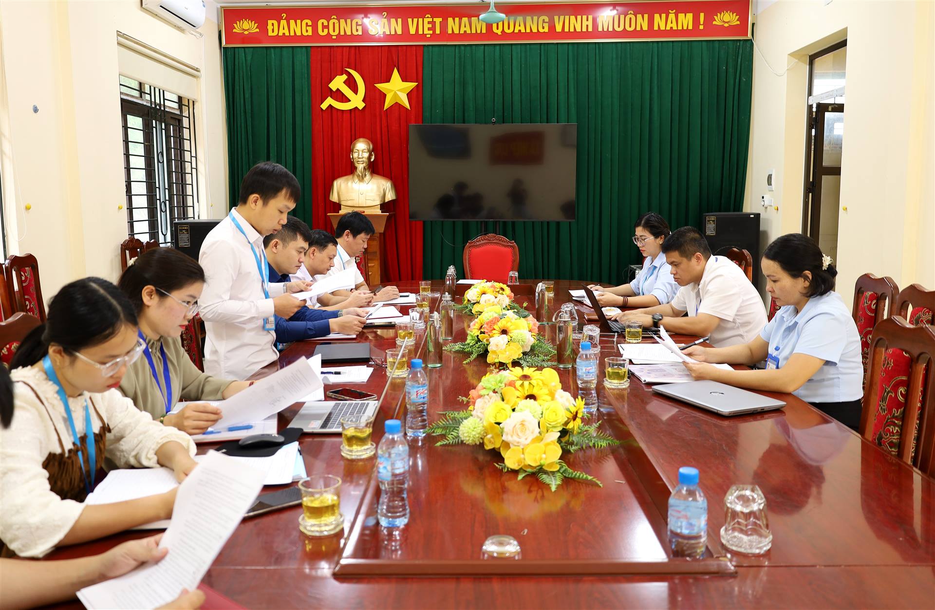 Anh-tin-bai