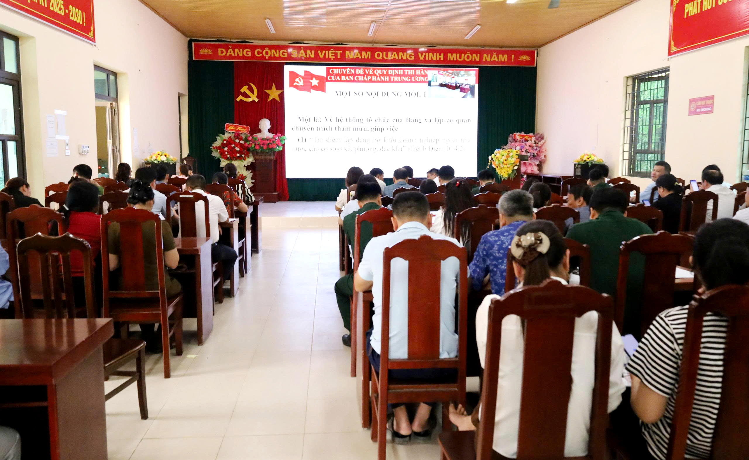 Hội nghị toàn quốc quán triệt, triển khai thực hiện Nghị quyết Hội nghị lần thứ 2 BCH Trung ương Đảng khóa XIV