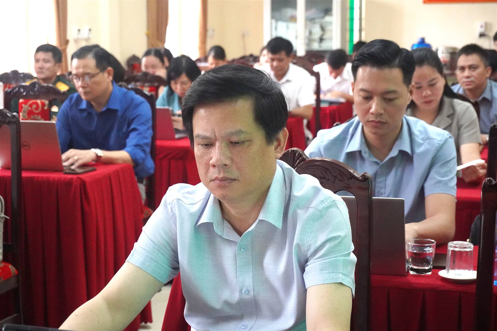 Anh-tin-bai
