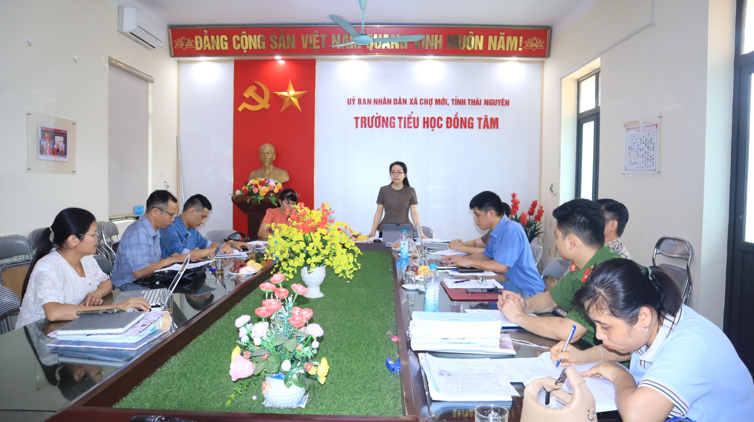 Anh-tin-bai