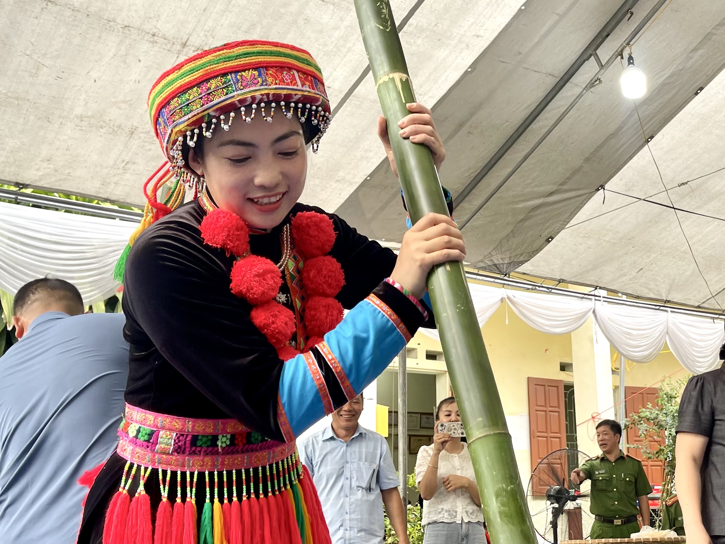 Anh-tin-bai