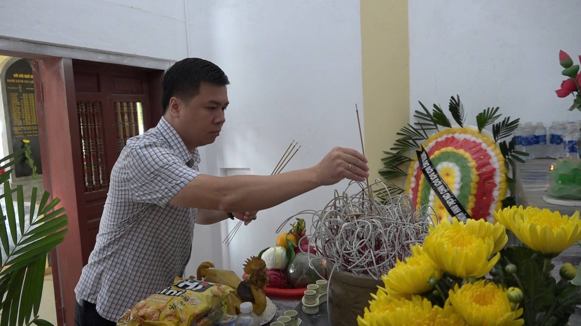 Anh-tin-bai