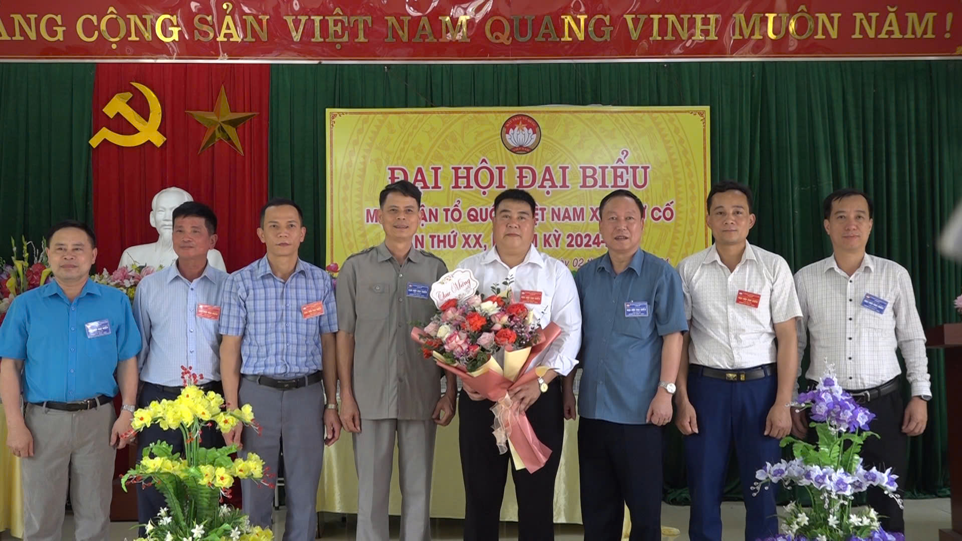 Anh-tin-bai
