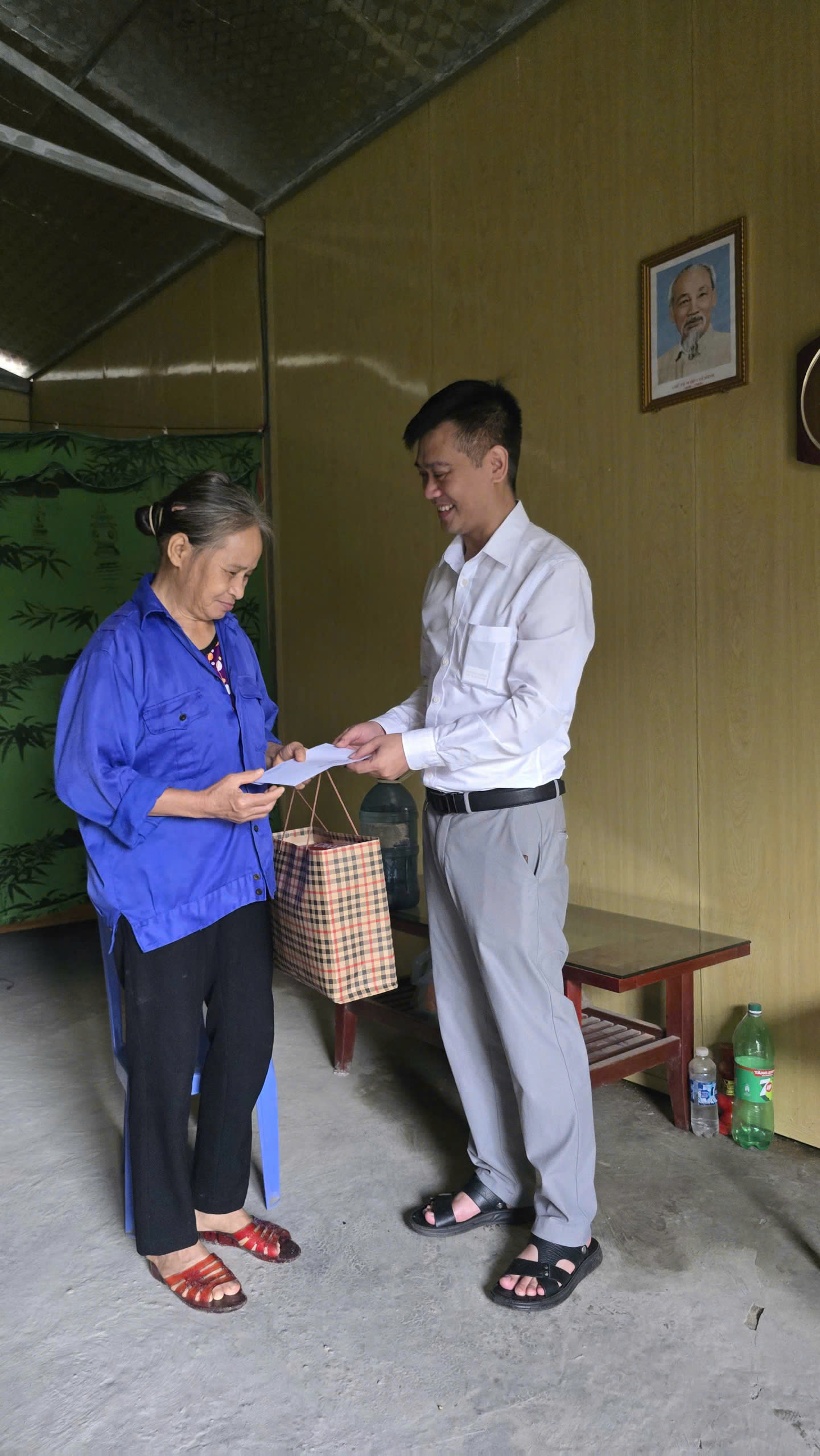 Anh-tin-bai