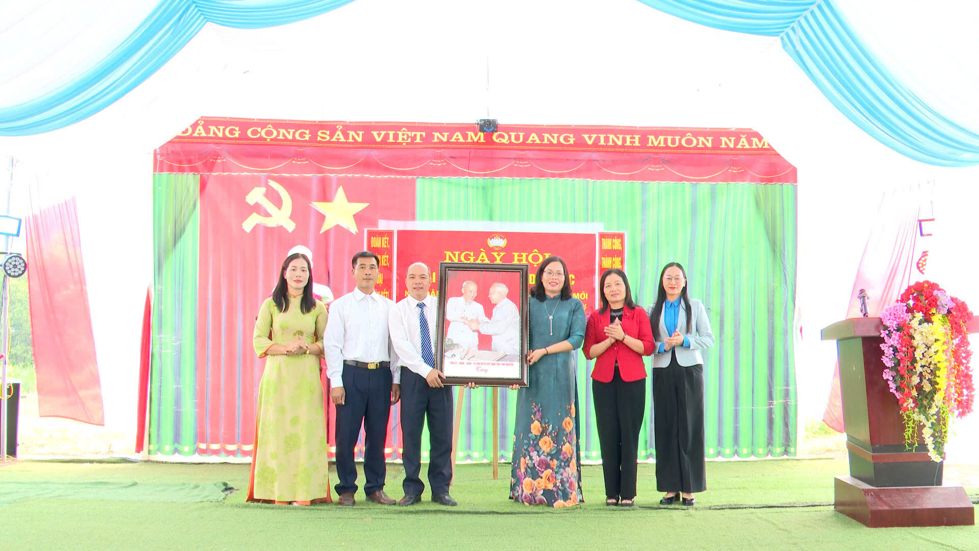 Anh-tin-bai