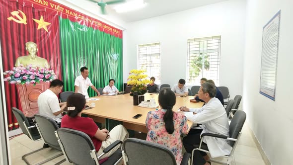 LÃNH ĐẠO ỦY BAN NHÂN DÂN XÃ LÀM VIỆC VỚI TRẠM Y TẾ YÊN BÌNH: SÂU SÁT VÀ QUYẾT LIỆT TRONG CHỈ ĐẠO
