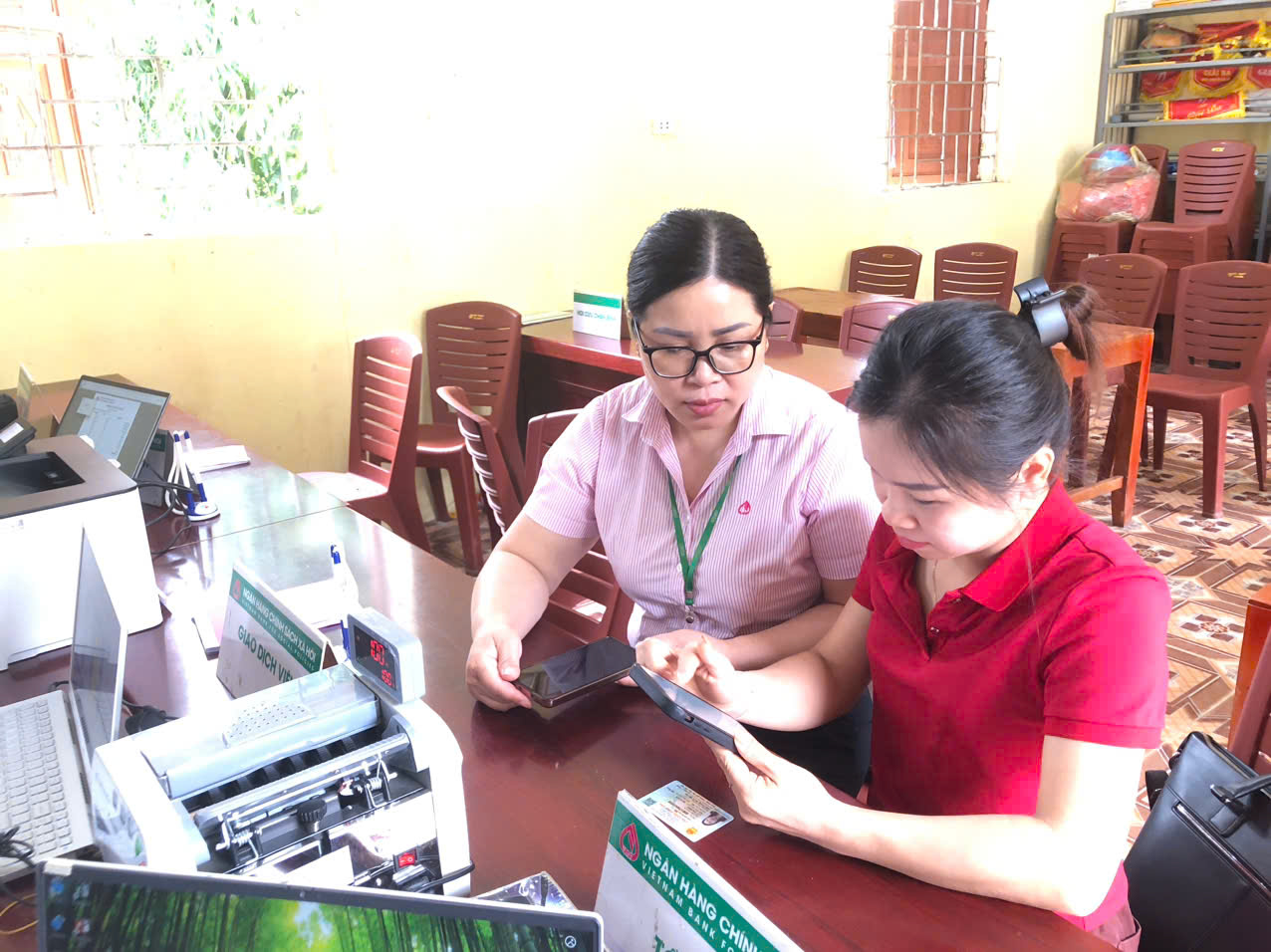 XÃ YÊN BÌNH ĐẨY MẠNH GIẢI NGÂN TÍN DỤNG CHÍNH SÁCH KHÔNG DÙNG TIỀN MẶT, THỰC HIỆN HIỆU QUẢ CHUYỂN ĐỔI SỐ TẠI ĐỊA PHƯƠNG