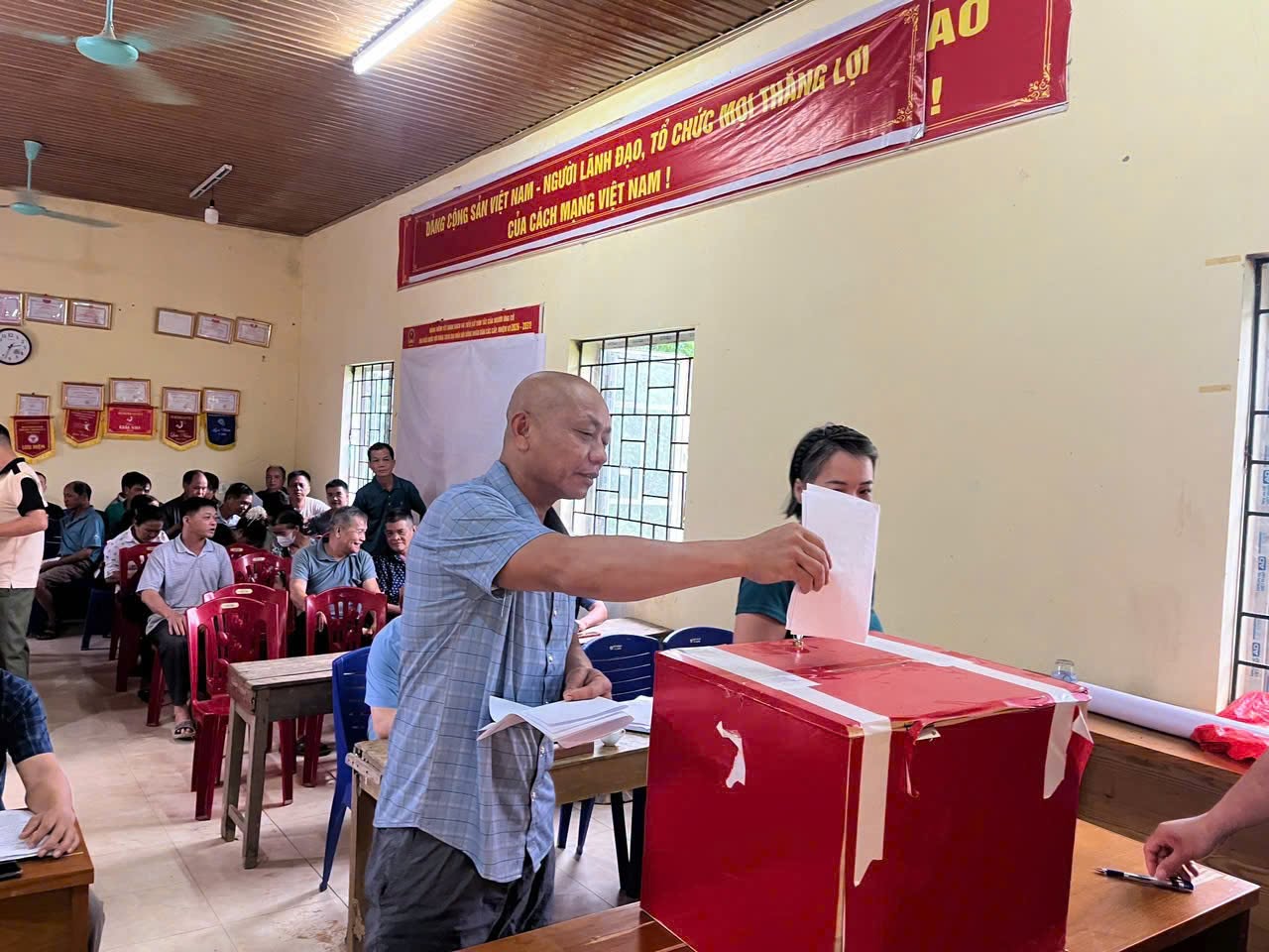 ĐỒNG THUẬN CAO TRONG NHÂN DÂN: XÃ YÊN BÌNH HOÀN THÀNH LẤY Ý KIẾN VỀ ĐỀ ÁN SẮP XẾP, TỔ CHỨC LẠI THÔN