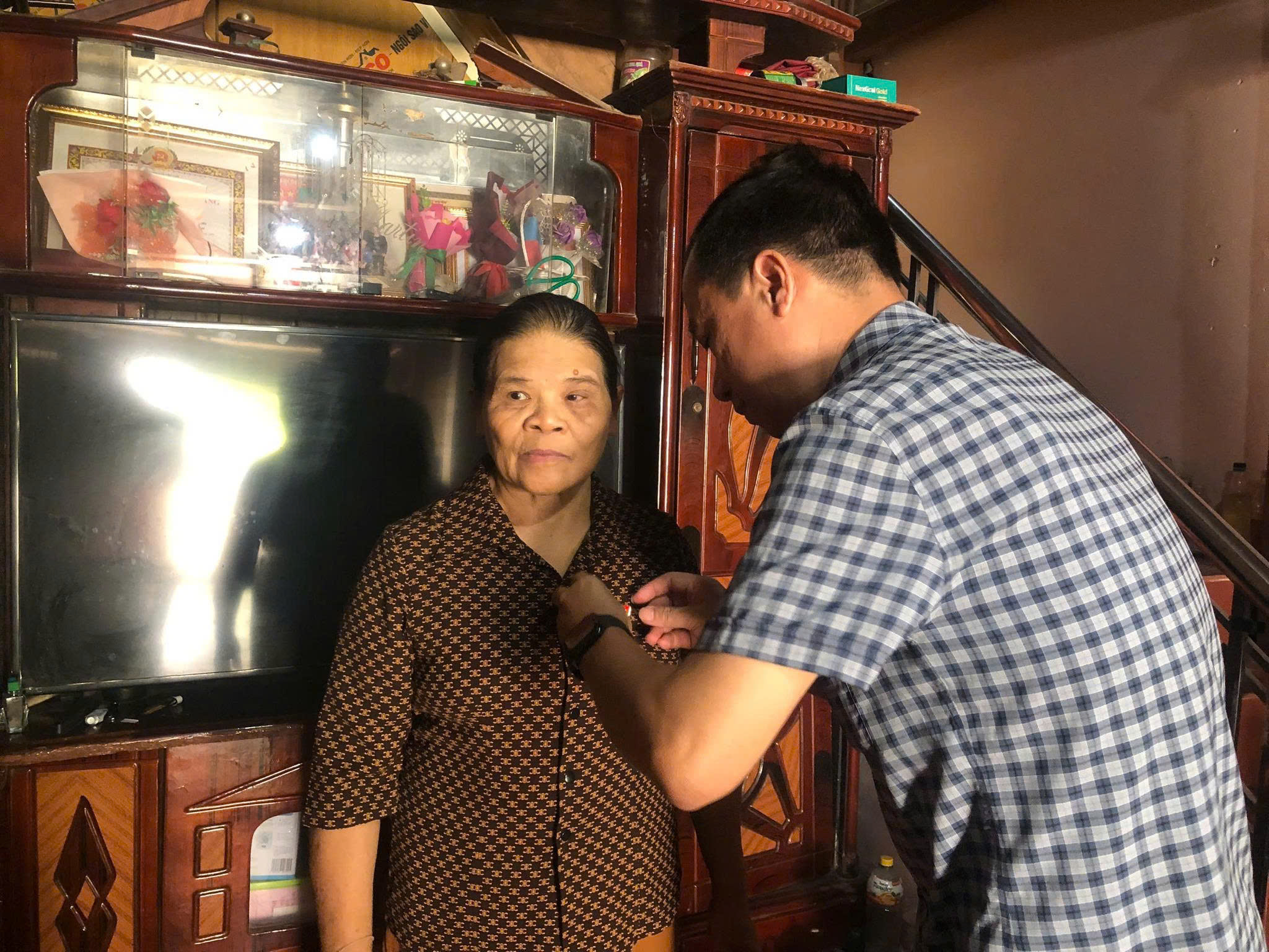 Anh-tin-bai