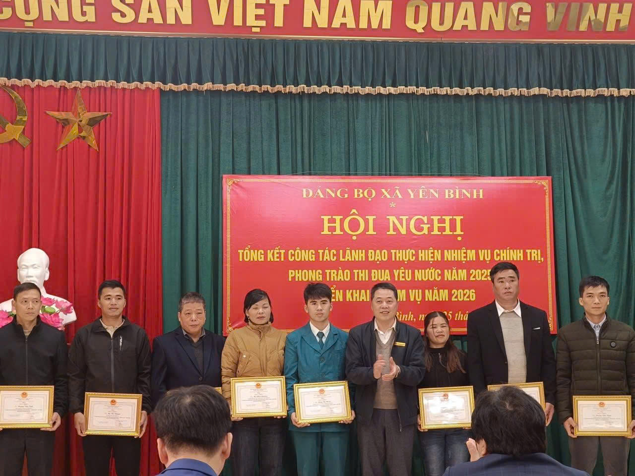 Anh-tin-bai