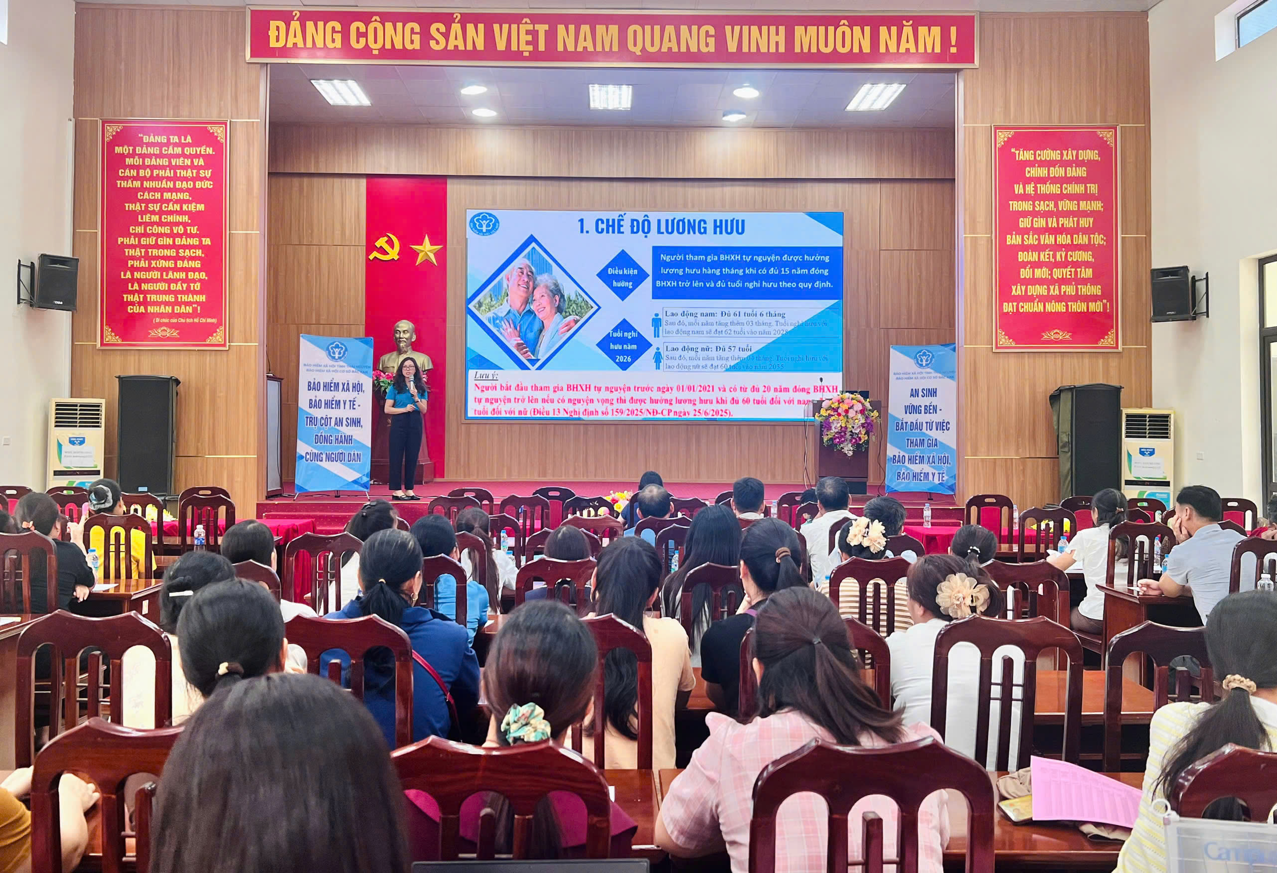 HỘI NGHỊ TUYÊN TRUYỀN, ĐỐI THOẠI VỀ CHÍNH SÁCH BHXH TỰ NGUYỆN ĐỐI VỚI HỘI VIÊN NÔNG DÂN XÃ PHỦ THÔNG