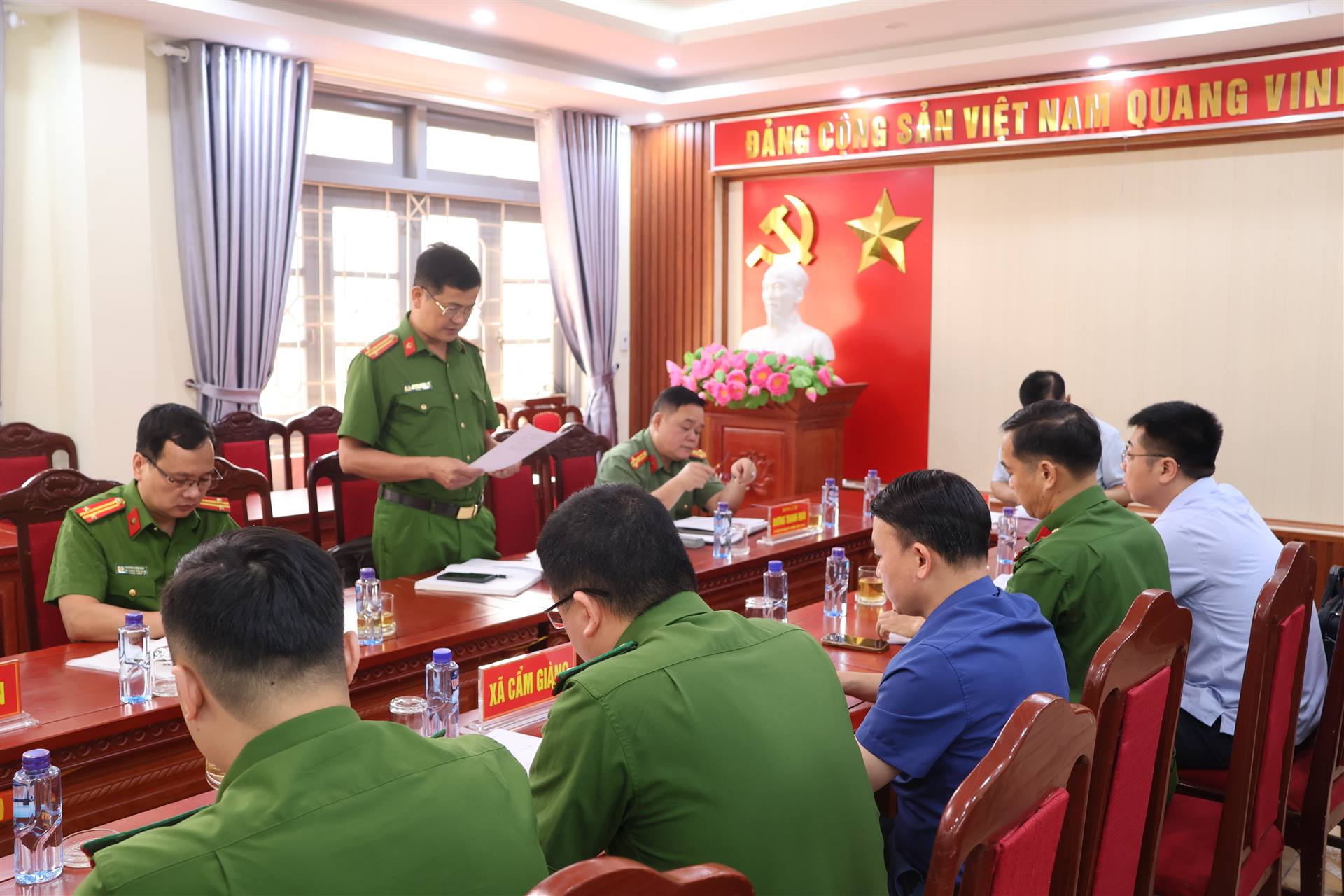 Anh-tin-bai