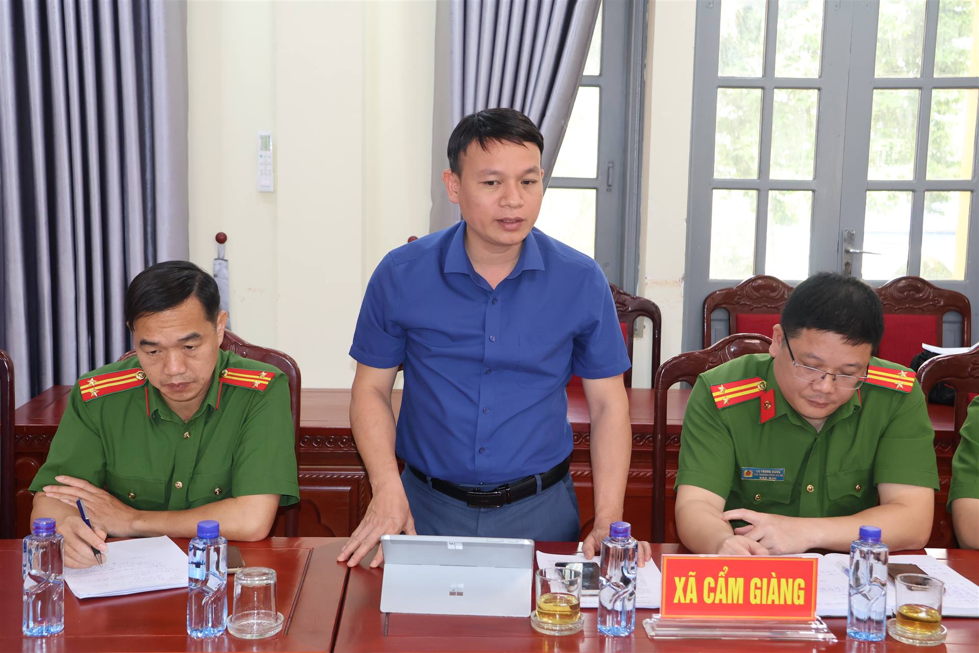 Anh-tin-bai