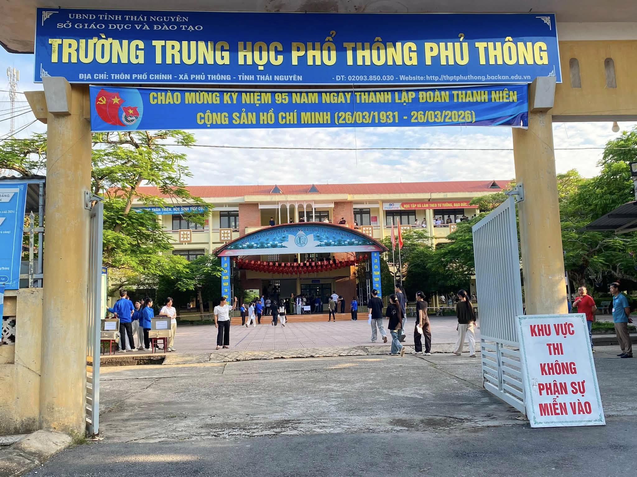 Anh-tin-bai