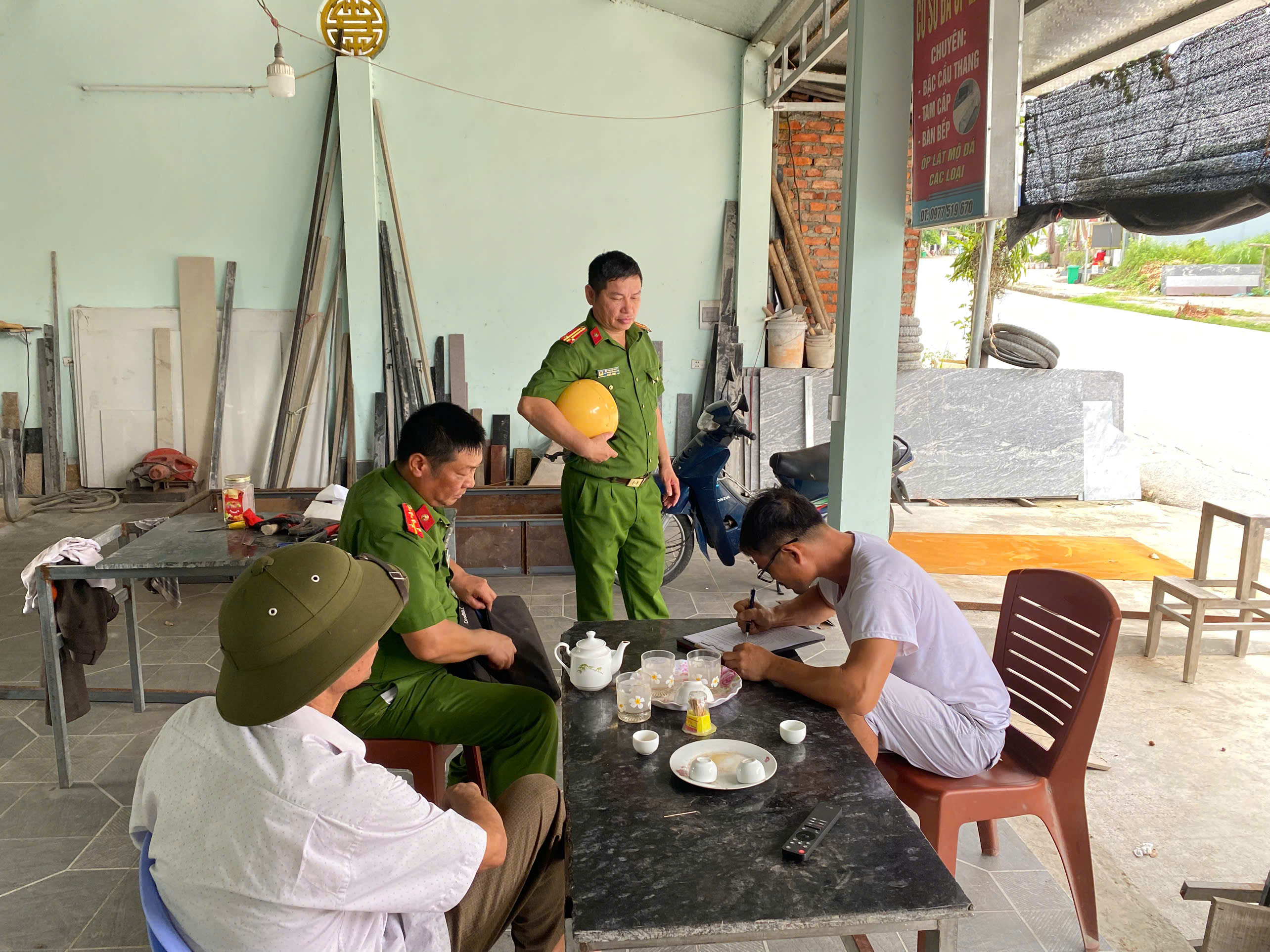 Anh-tin-bai