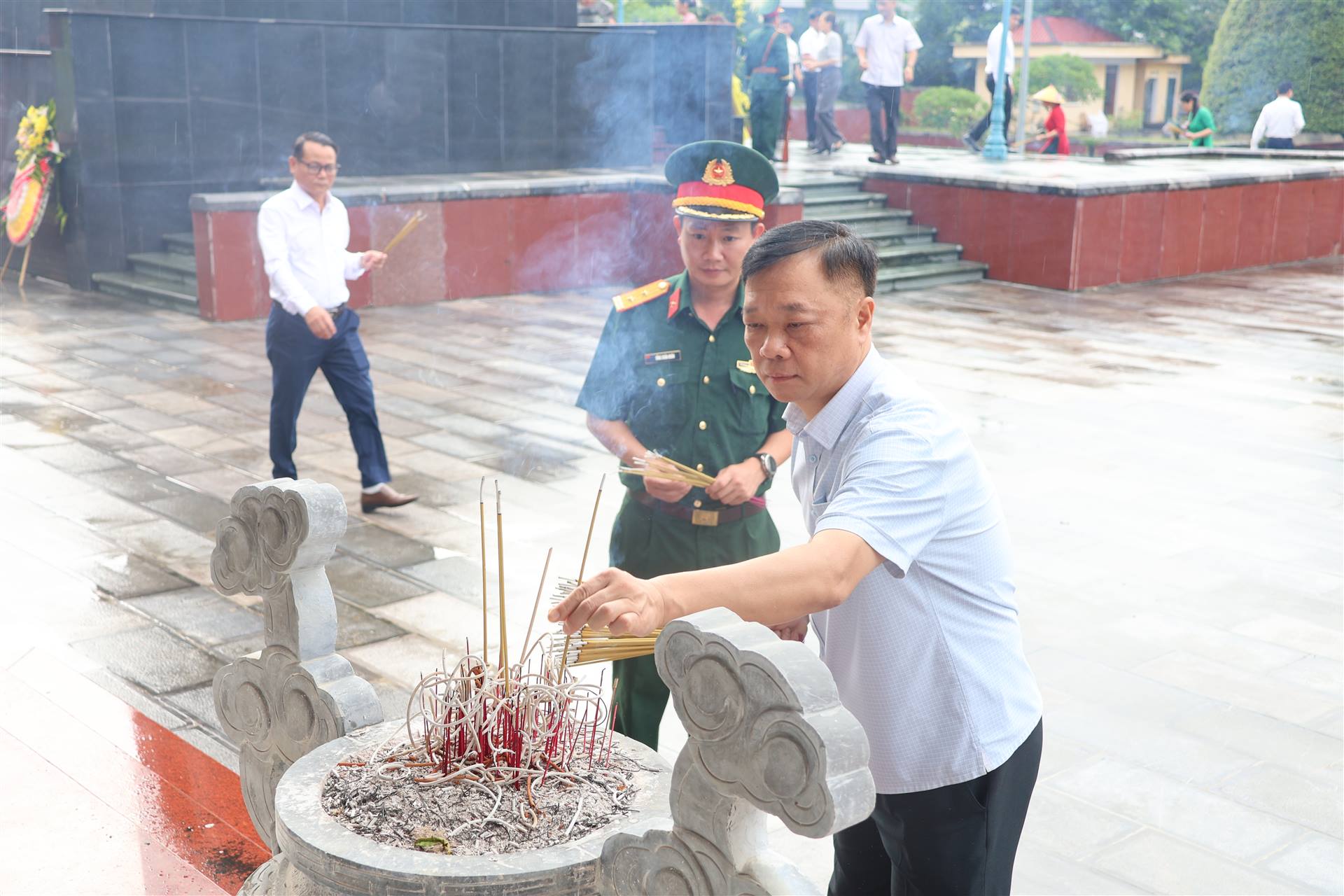 Anh-tin-bai