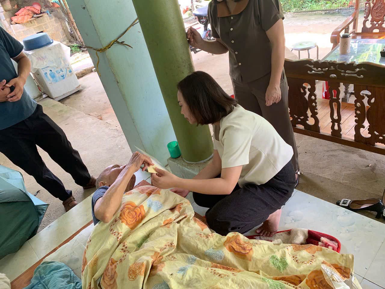 Anh-tin-bai