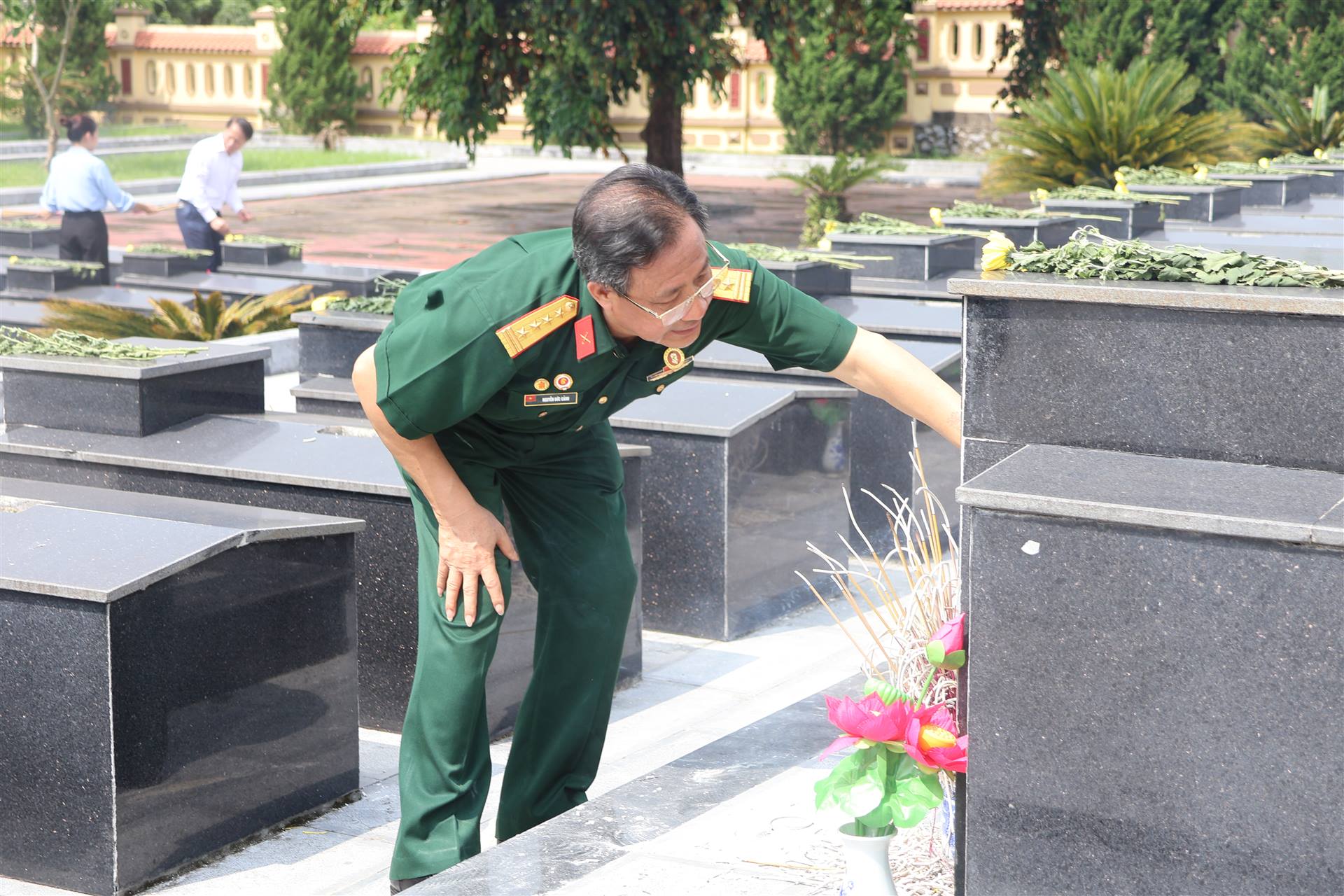 Anh-tin-bai