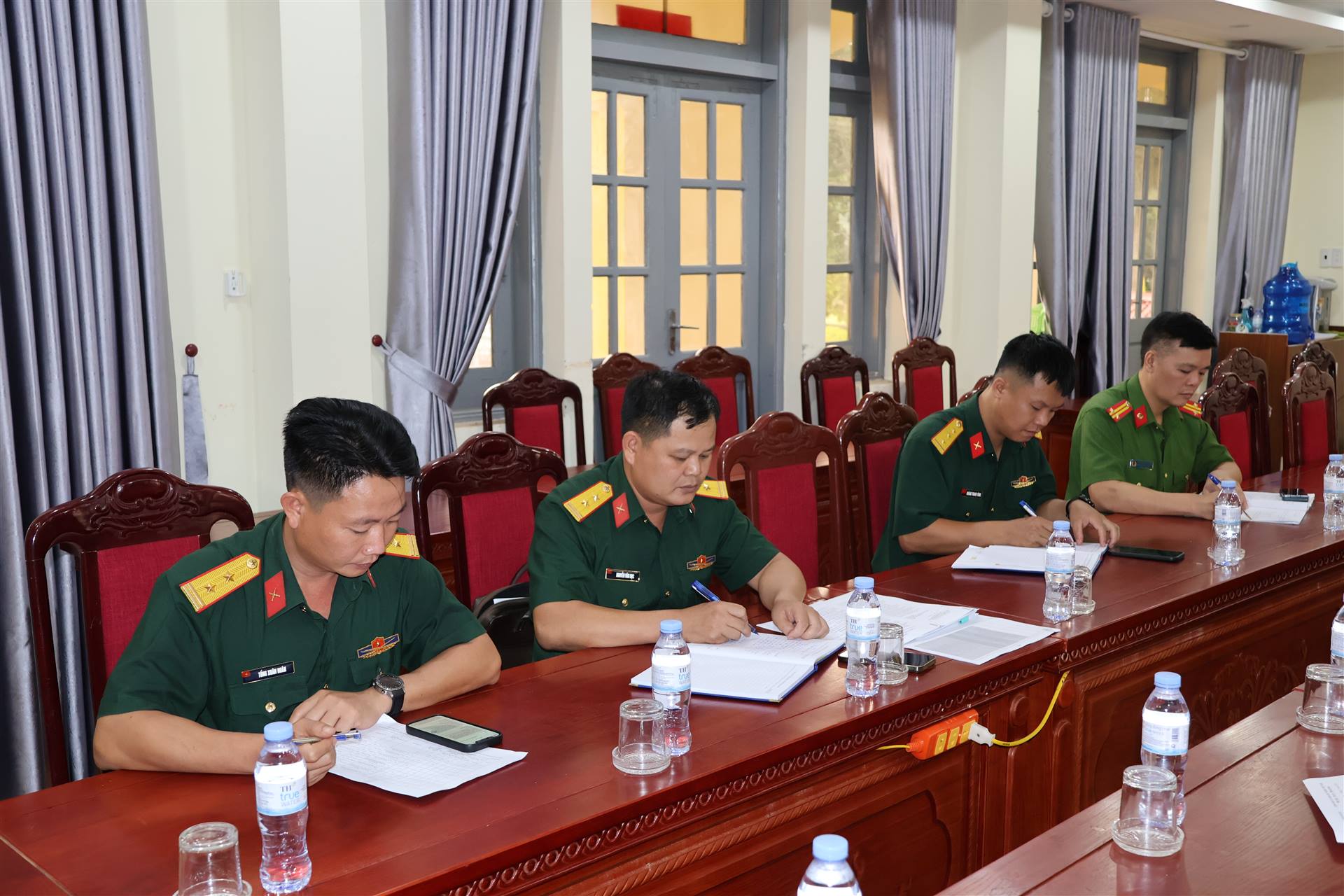 Anh-tin-bai