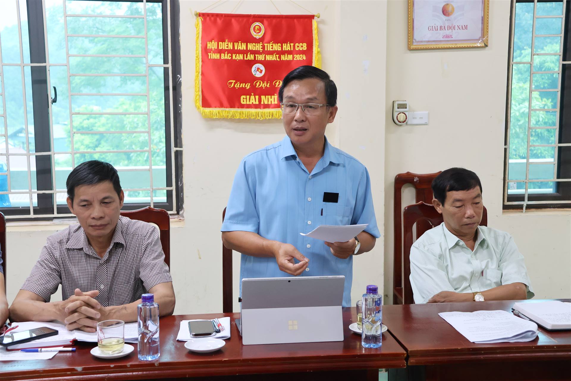Anh-tin-bai