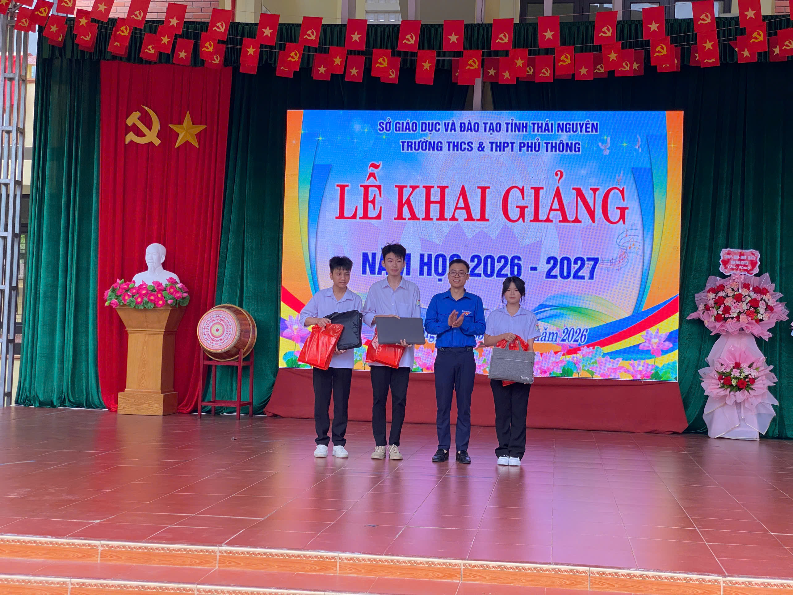 Anh-tin-bai