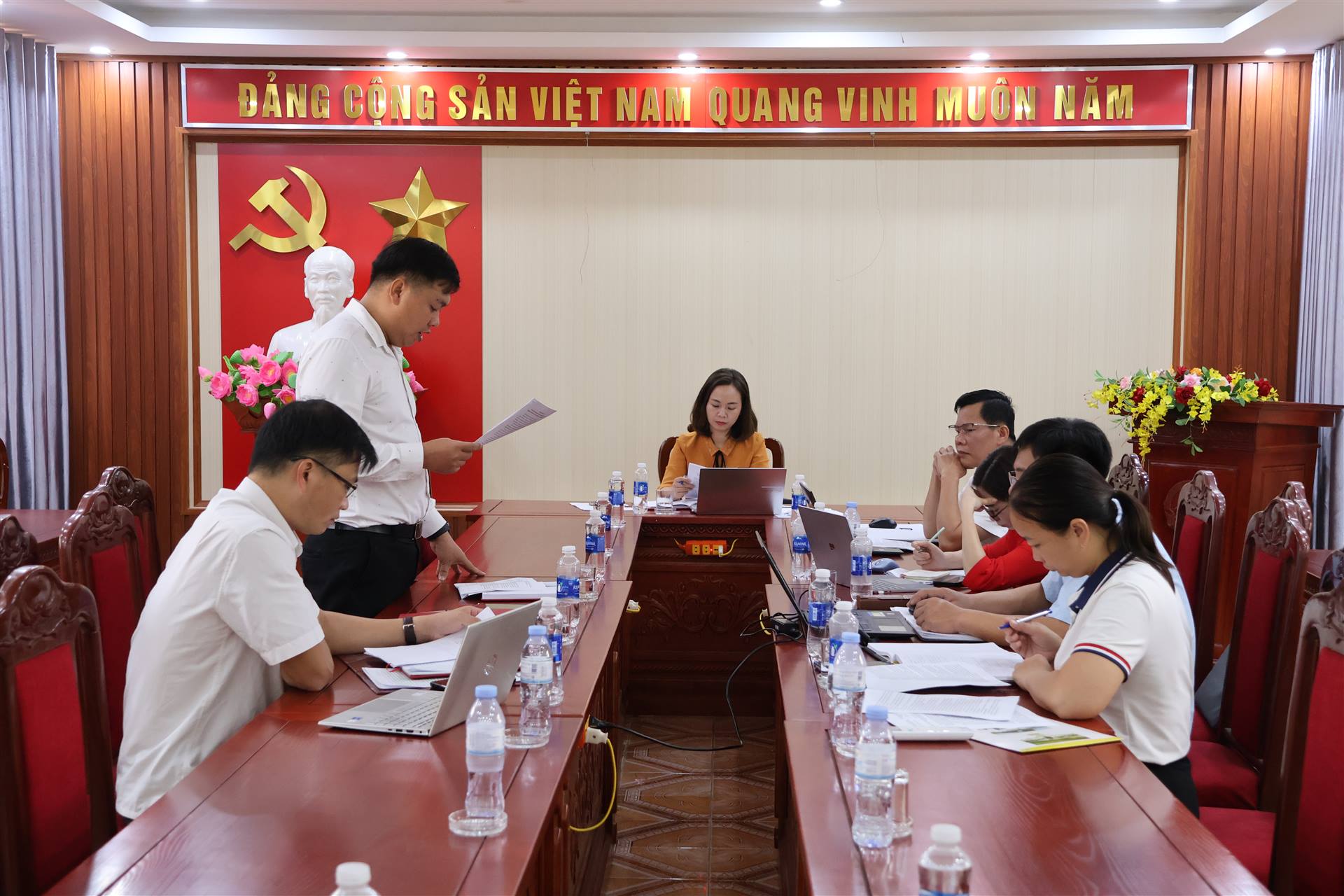 Anh-tin-bai