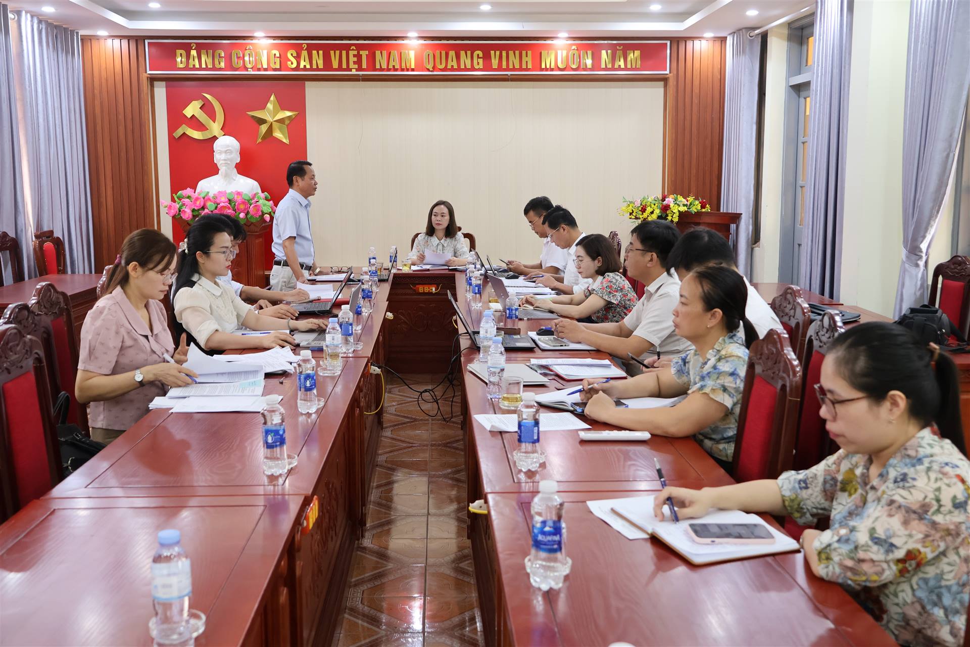 Anh-tin-bai