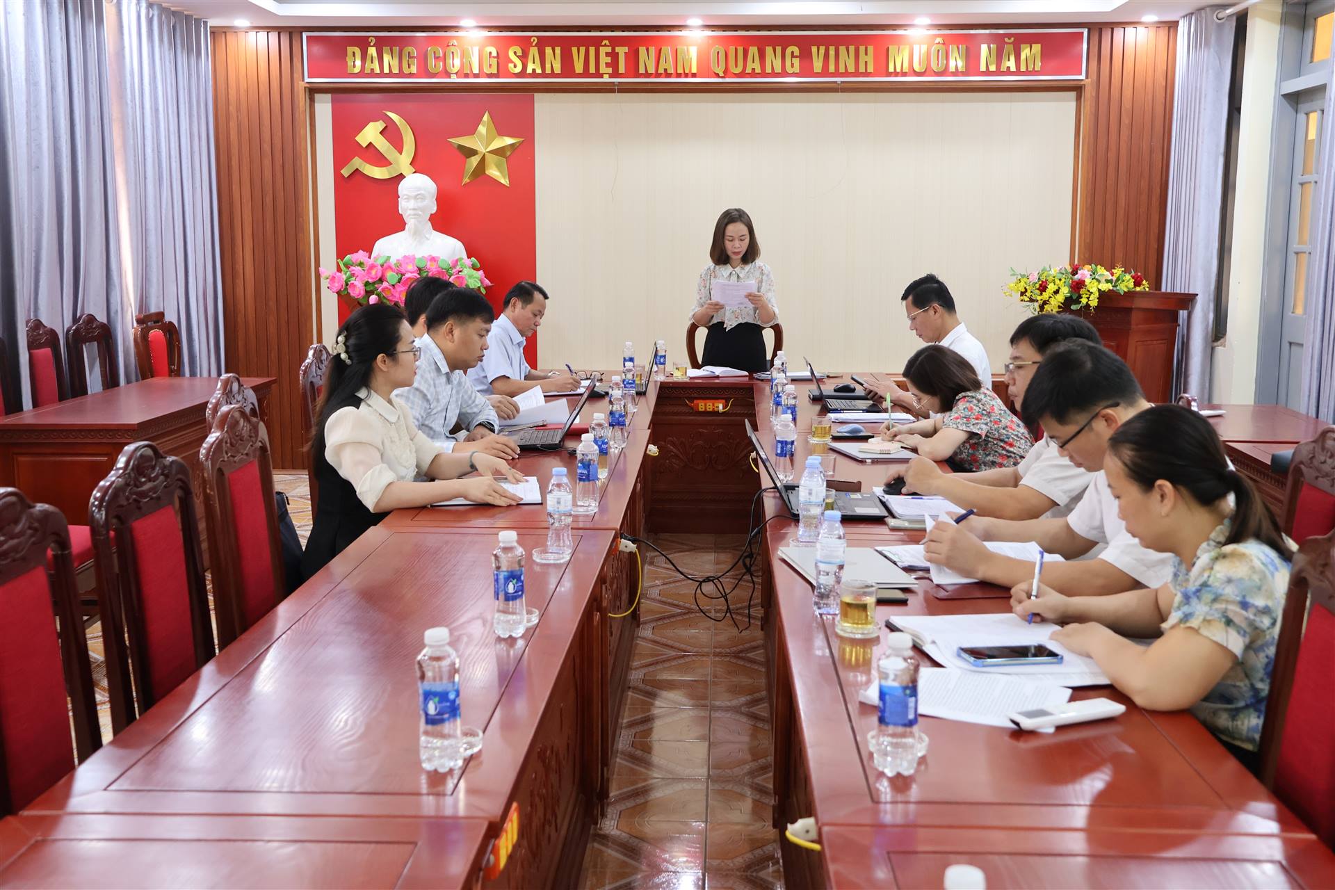 Anh-tin-bai