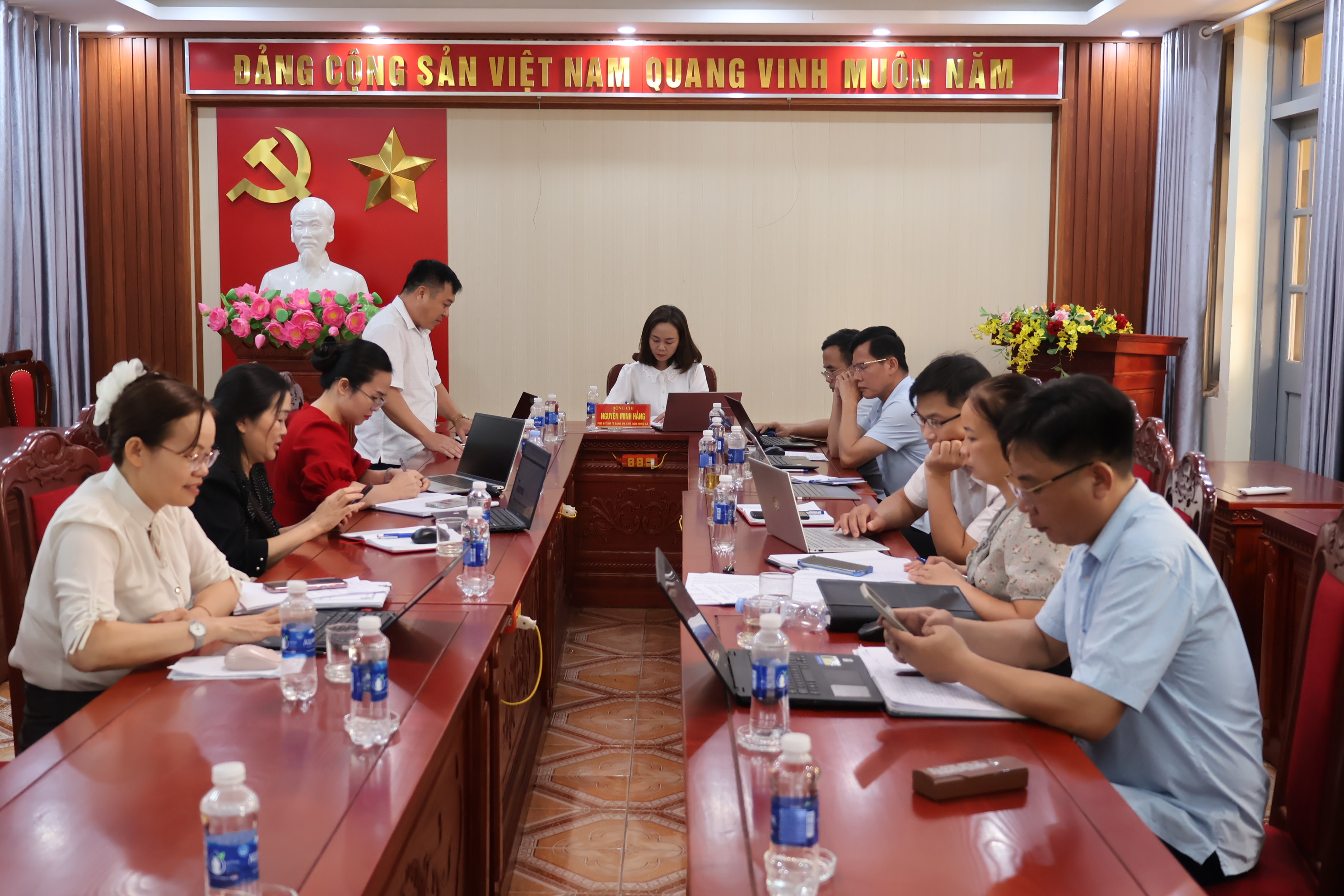 Anh-tin-bai