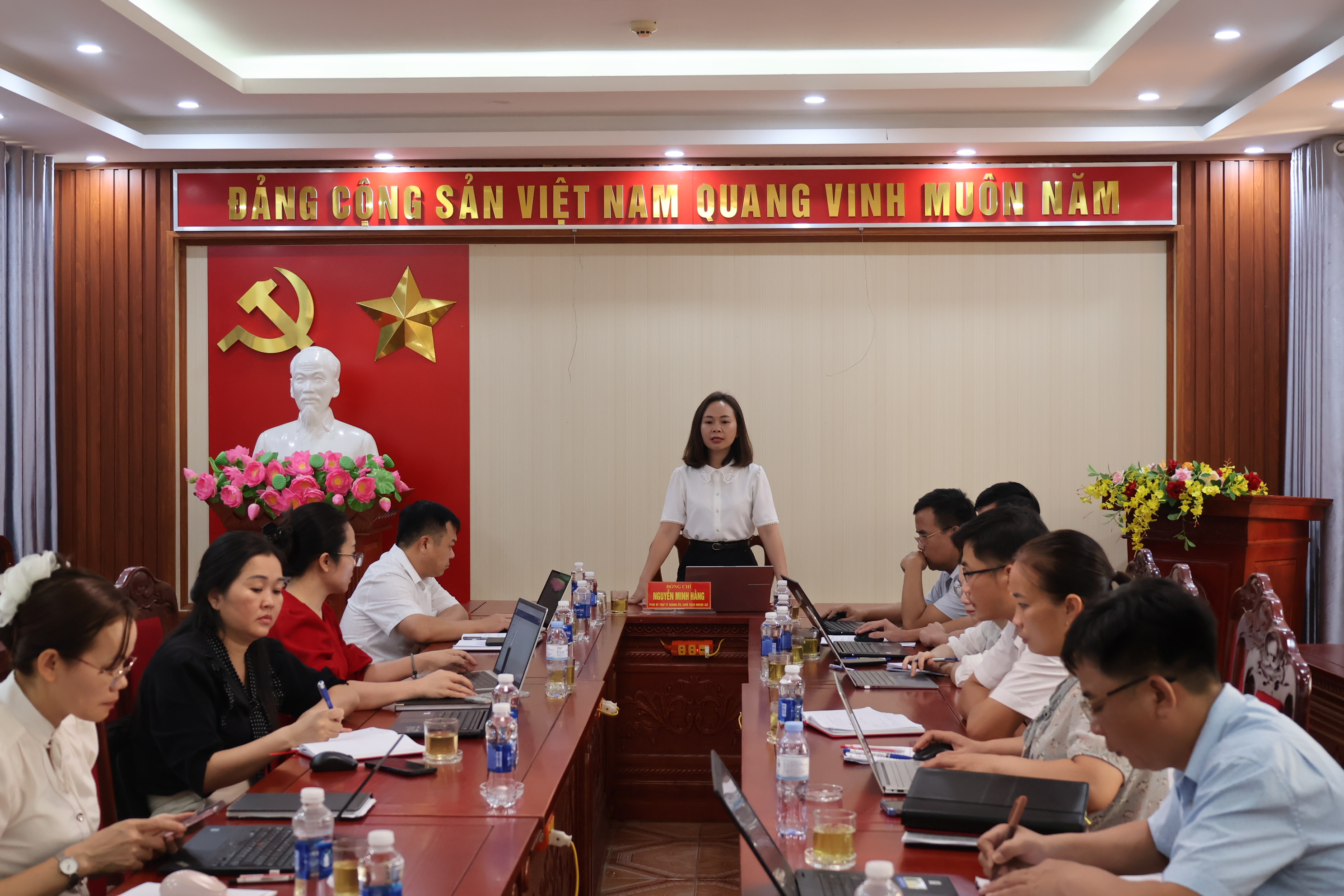 Anh-tin-bai