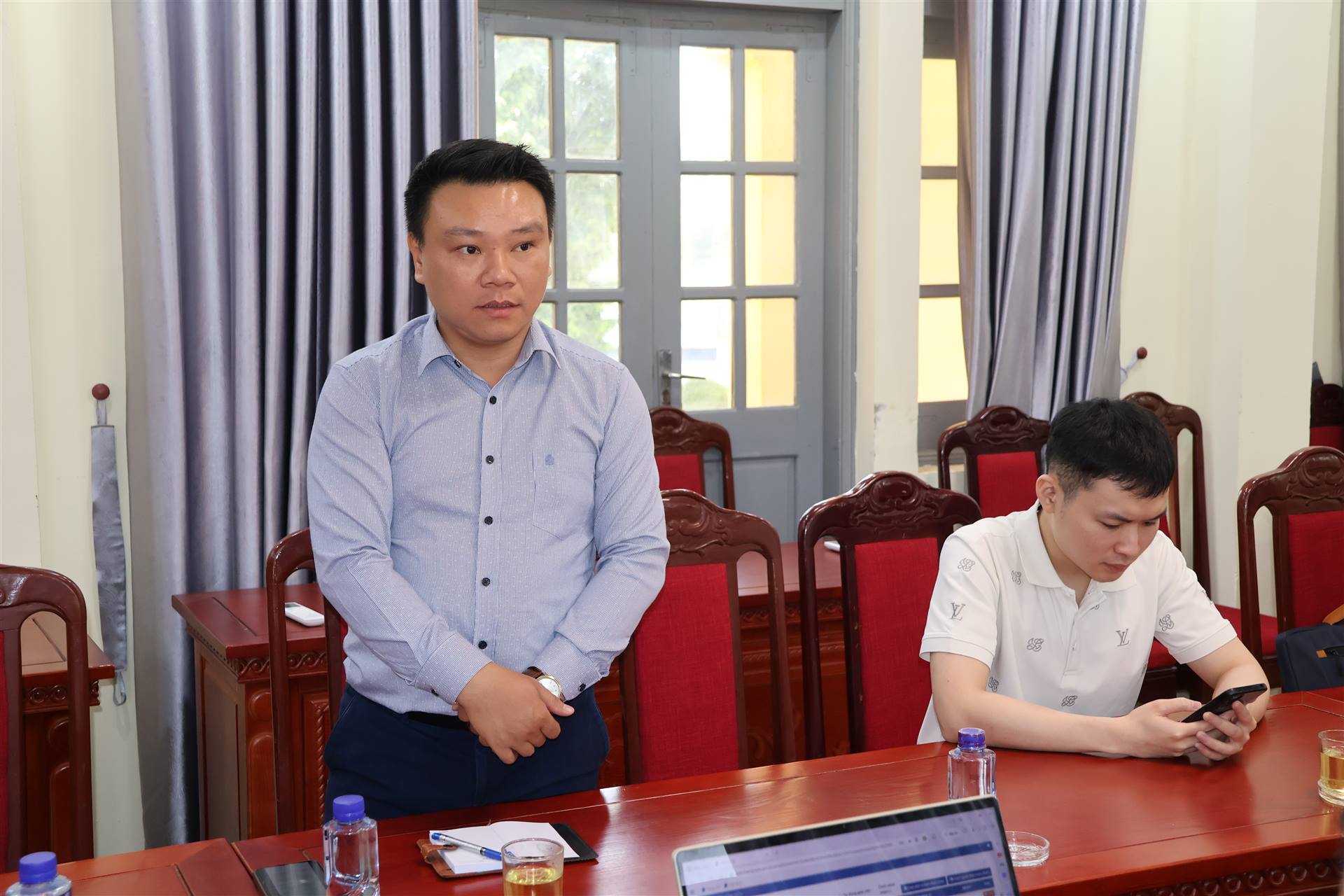 Anh-tin-bai