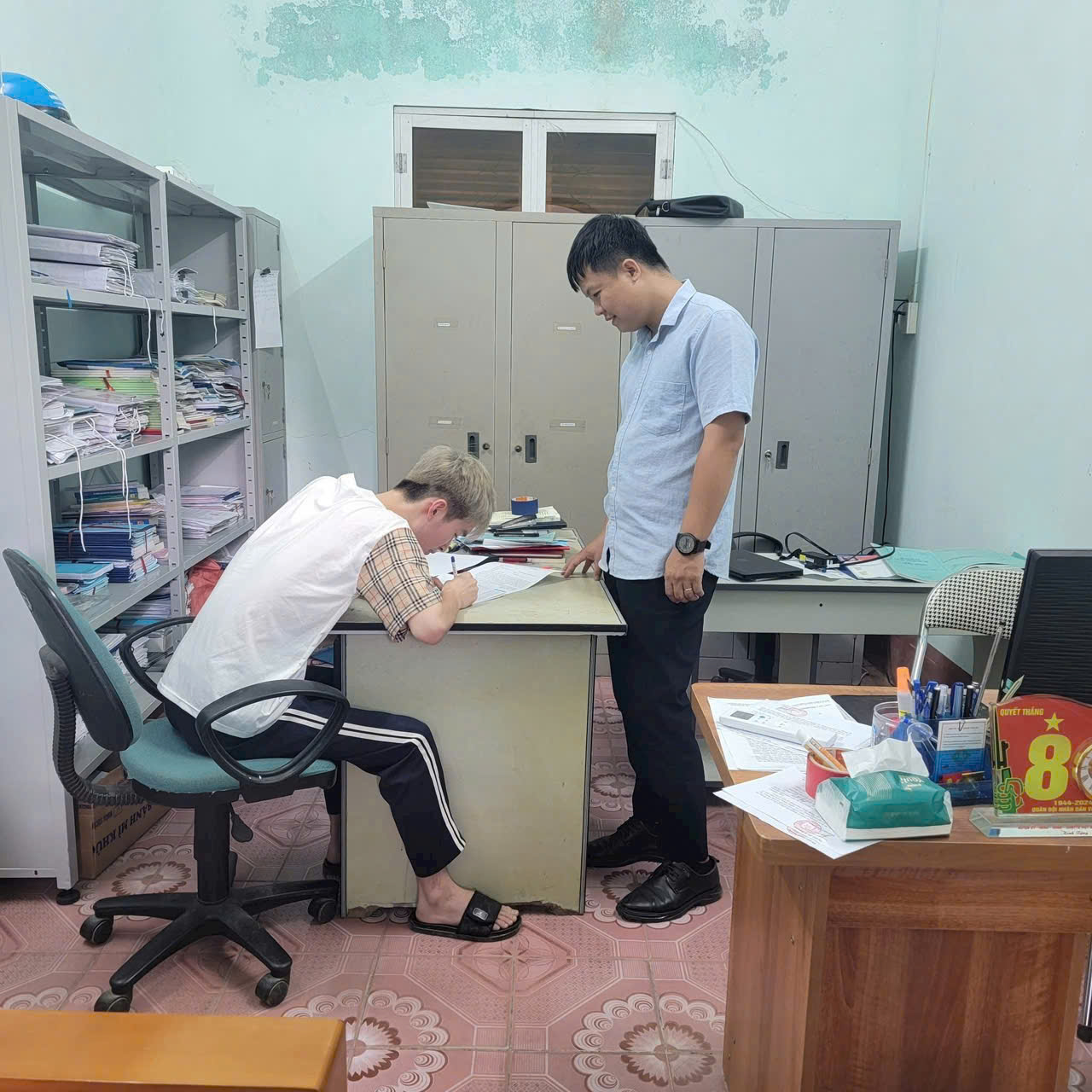 Anh-tin-bai