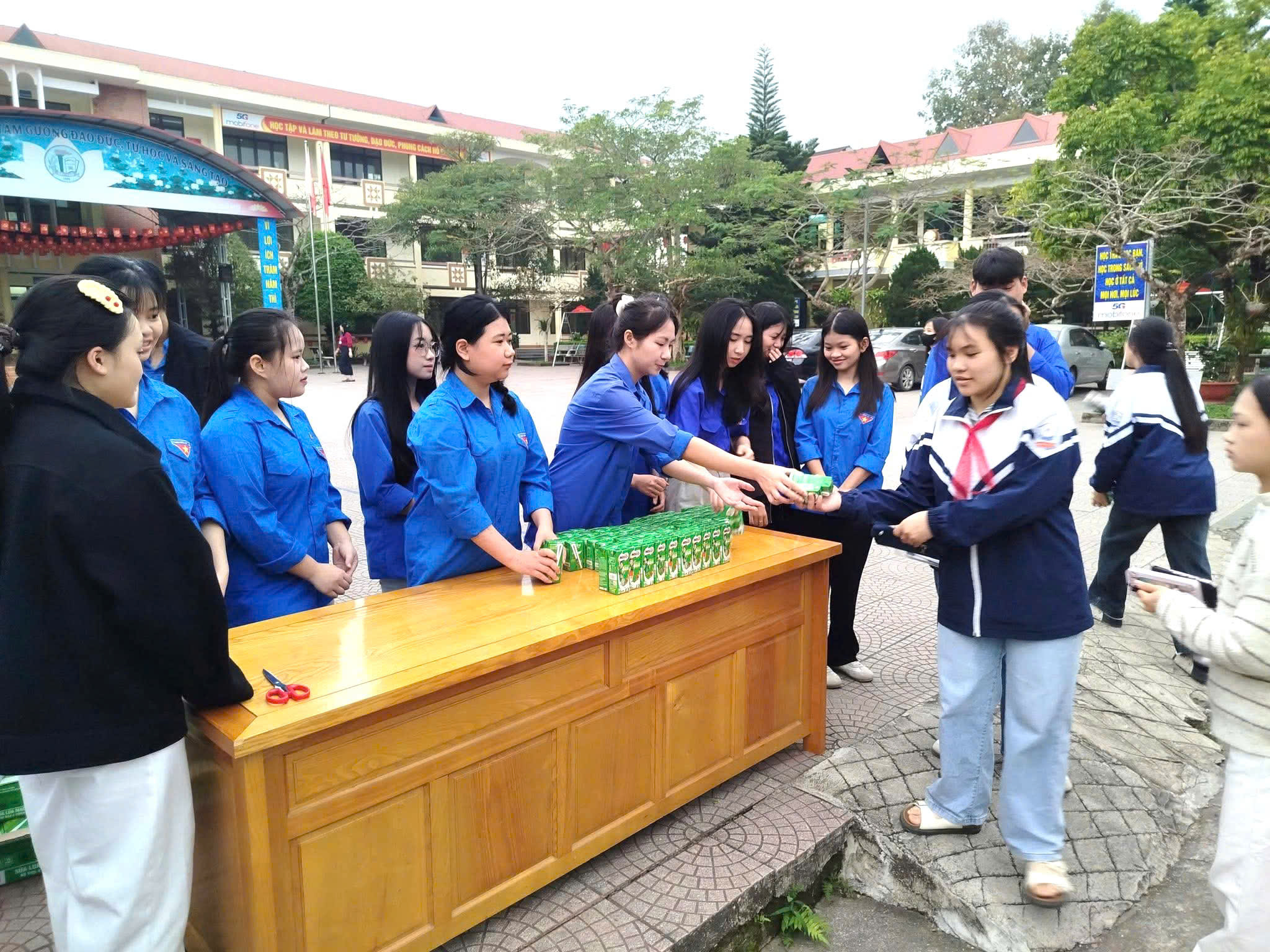 TIẾP SỨC KỲ THI HỌC SINH GIỎI TẠI TRƯỜNG THPT PHỦ THÔNG