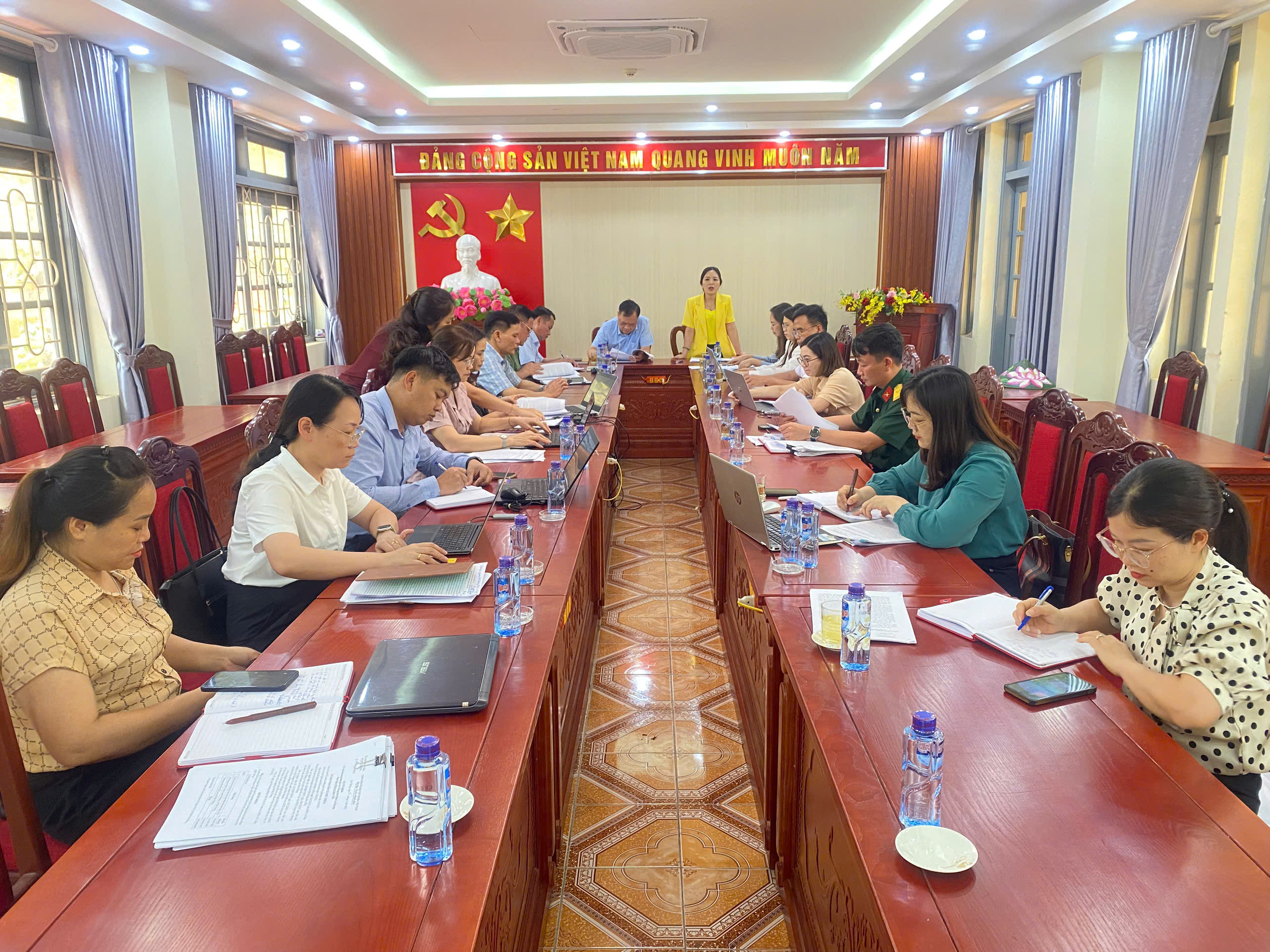 BAN THƯỜNG VỤ ĐẢNG ỦY XÃ PHỦ THÔNG LÀM VIỆC VỚI UBND XÃ VỀ TRIỂN KHAI NHIỆM VỤ NĂM 2026 