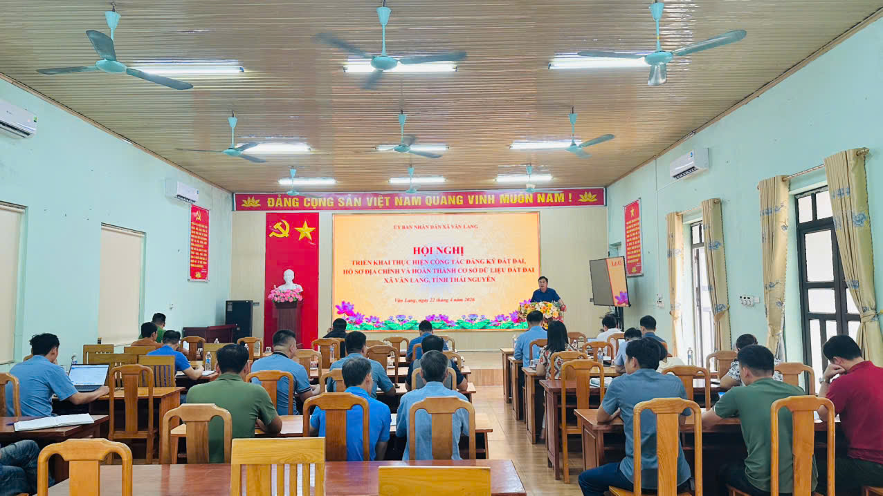 HỘI NGHỊ TRIỂN KHAI THỰC HIỆN CÔNG TÁC ĐĂNG KÝ ĐẤT ĐAI, HỒ SƠ ĐỊA CHÍNH VÀ HOÀN THIỆN CƠ SỞ DỮ LIỆU ĐẤT ĐAI XÃ VĂN LANG