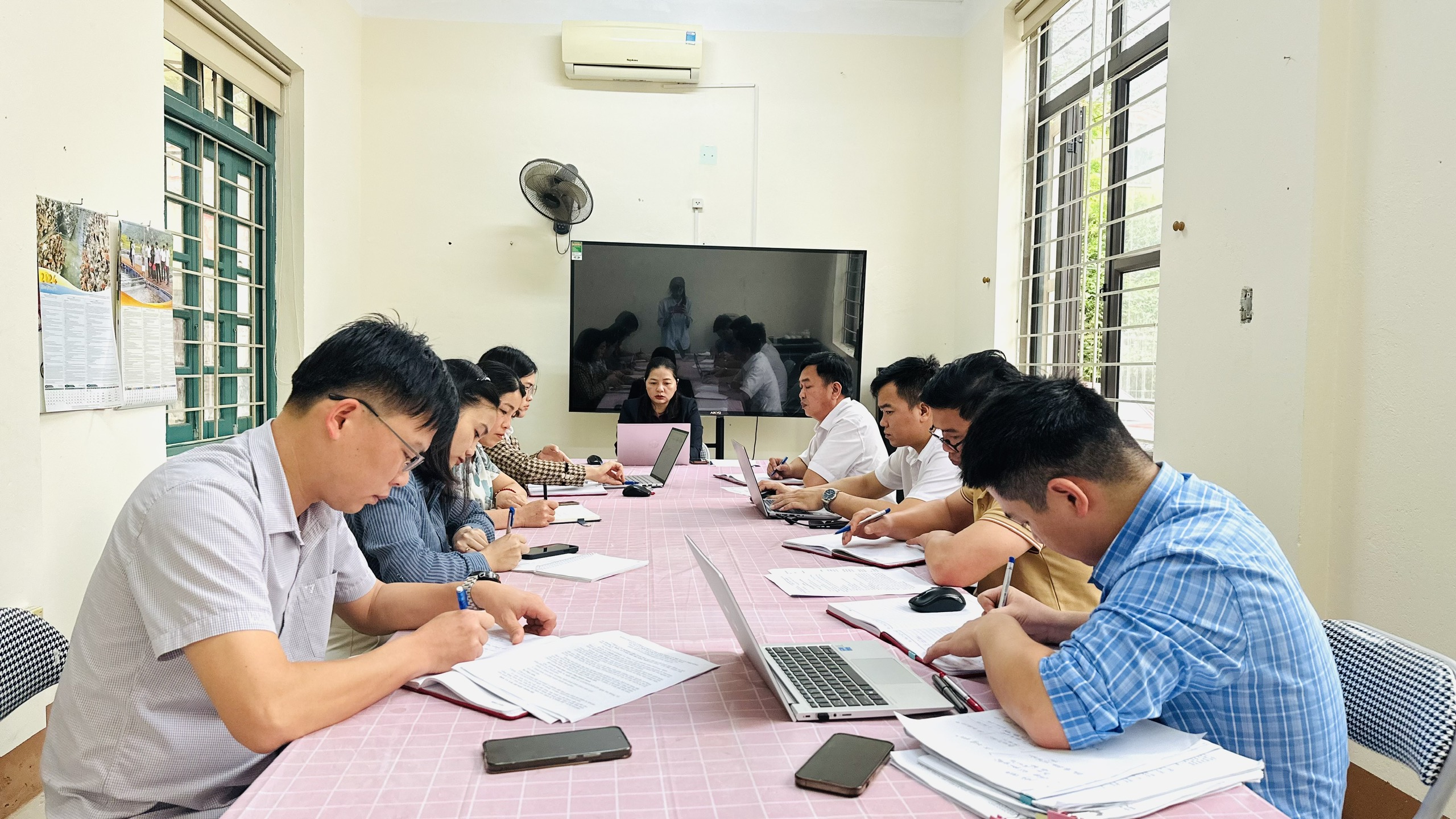 UBND XÃ VĂN LANG TỔ CHỨC HỘI Ý THƯỜNG TRỰC UBND THÁNG 04 NĂM 2026