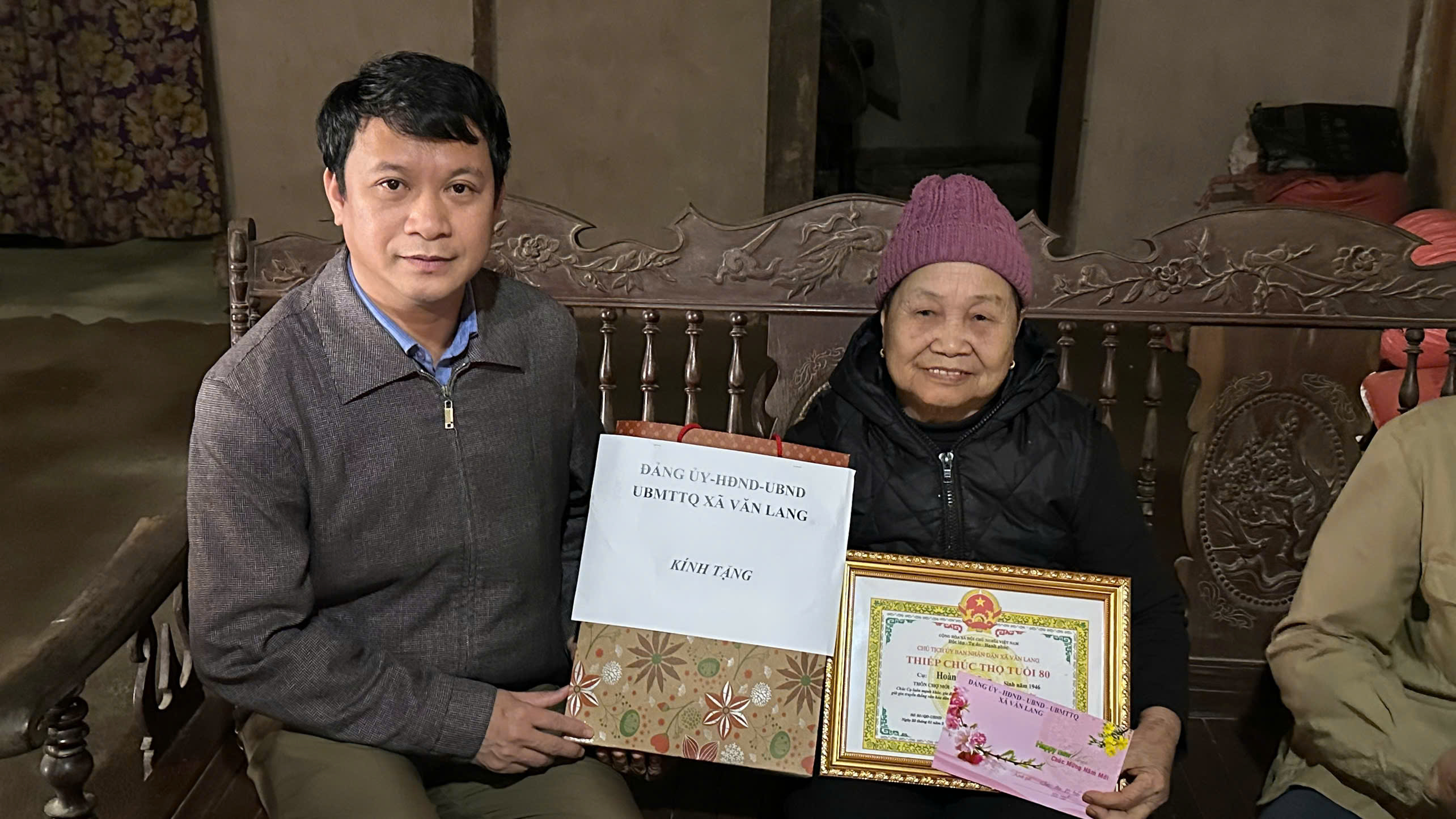 Anh-tin-bai