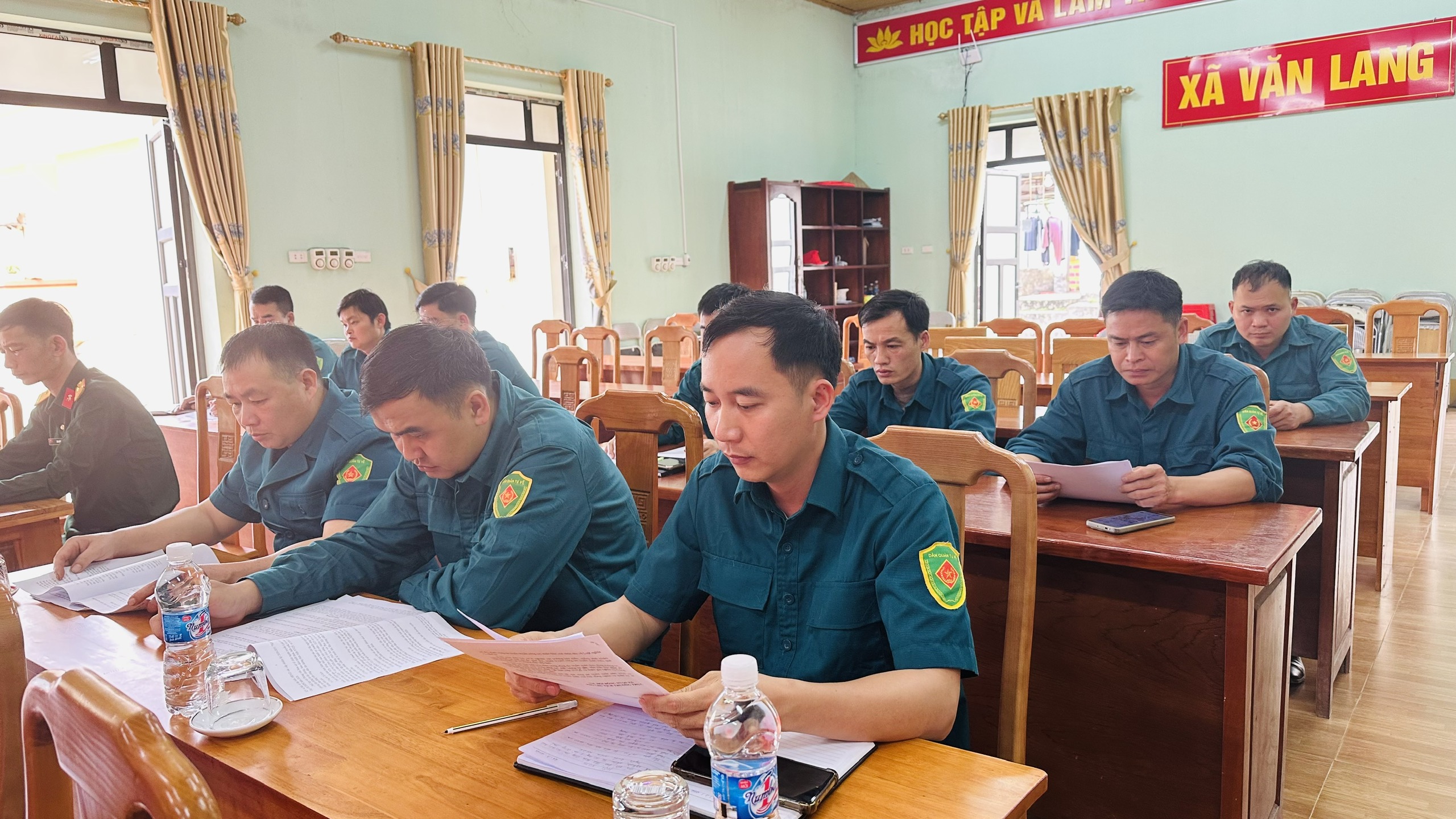 Anh-tin-bai