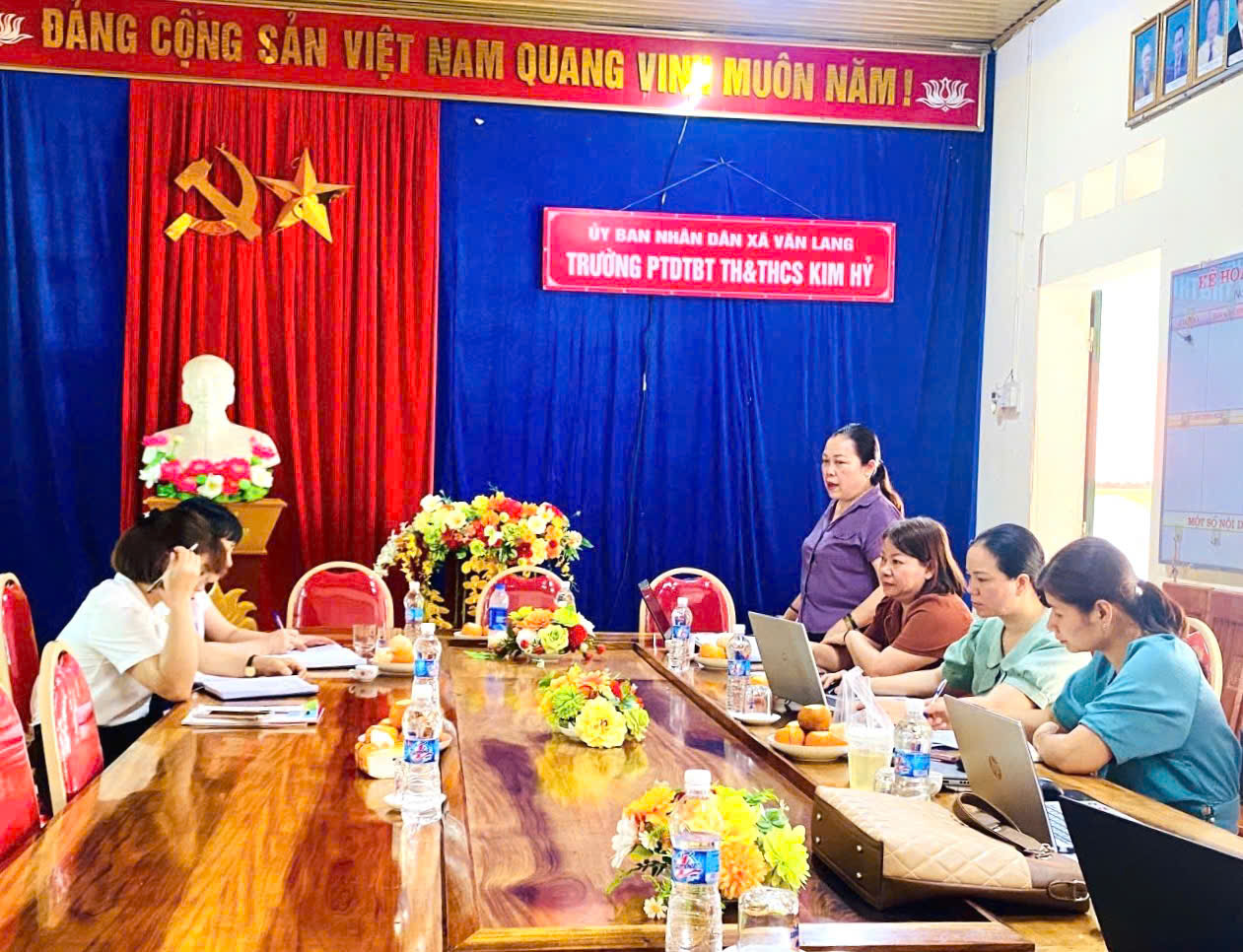 Anh-tin-bai
