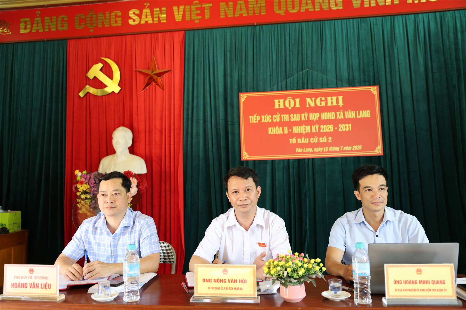 Anh-tin-bai