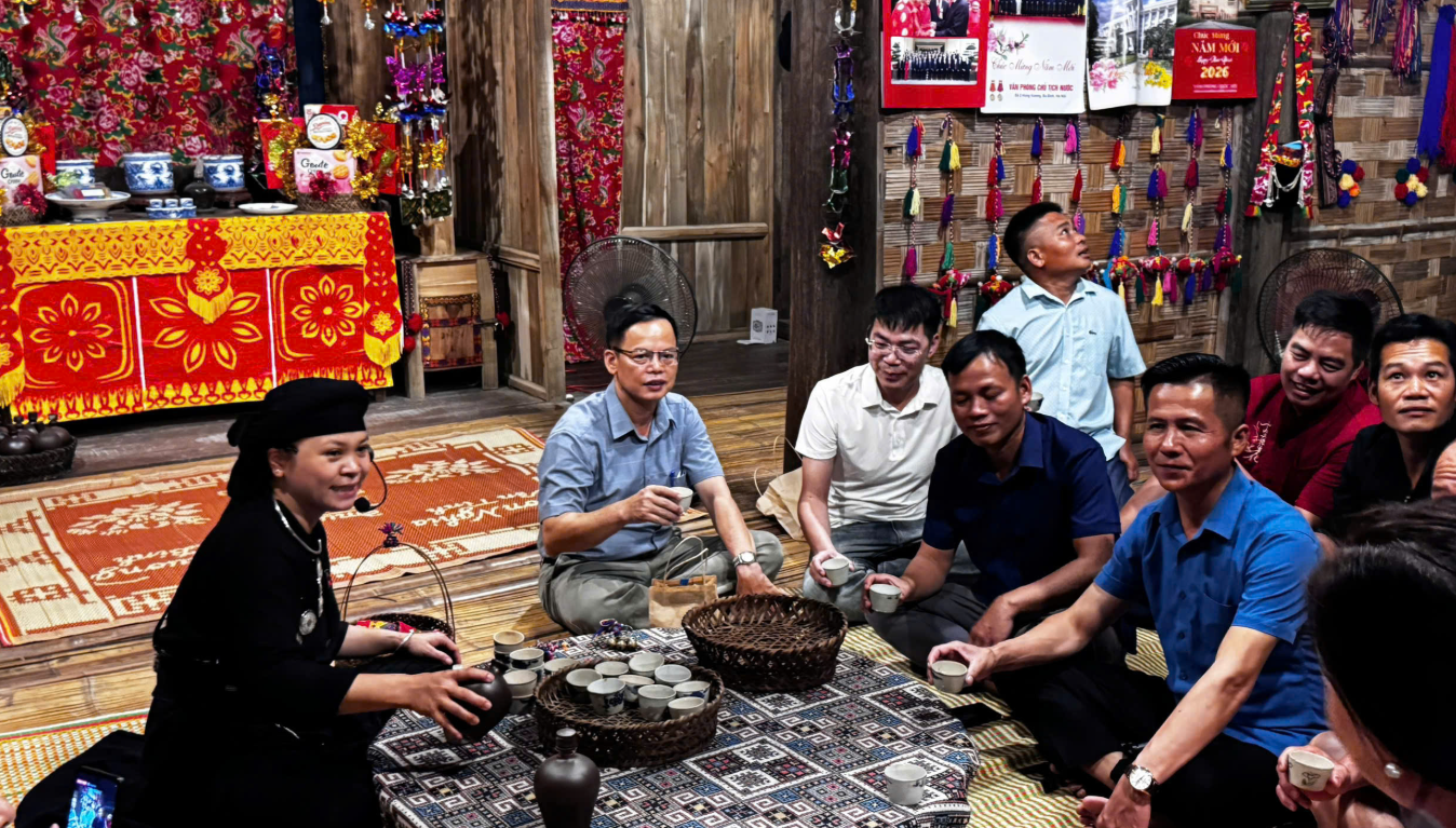 ĐOÀN CÔNG TÁC ỦY BAN MTTQ VIỆT NAM XÃ VĂN LANG THAM QUAN, HỌC TẬP, TRAO ĐỔI KINH NGHIỆM TẠI TỈNH THÁI NGUYÊN