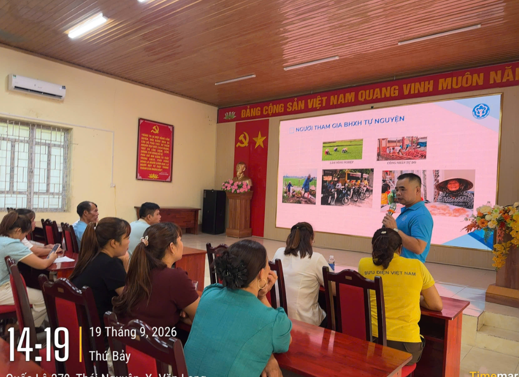 HỘI NGHỊ ĐỐI THOẠI VỀ CHÍNH SÁCH BHXH TỰ NGUYỆN TẠI XÃ VĂN LANG