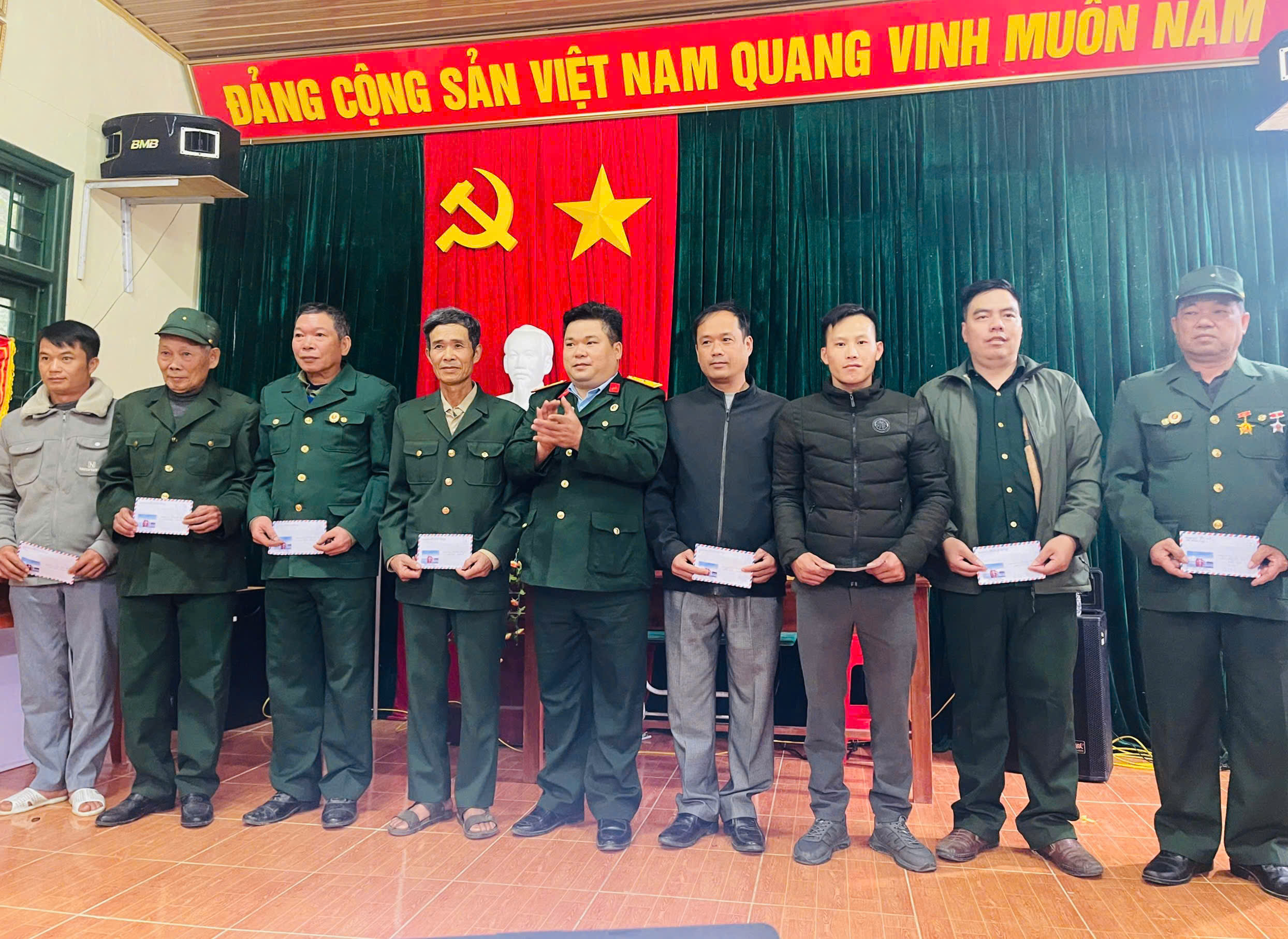 Anh-tin-bai