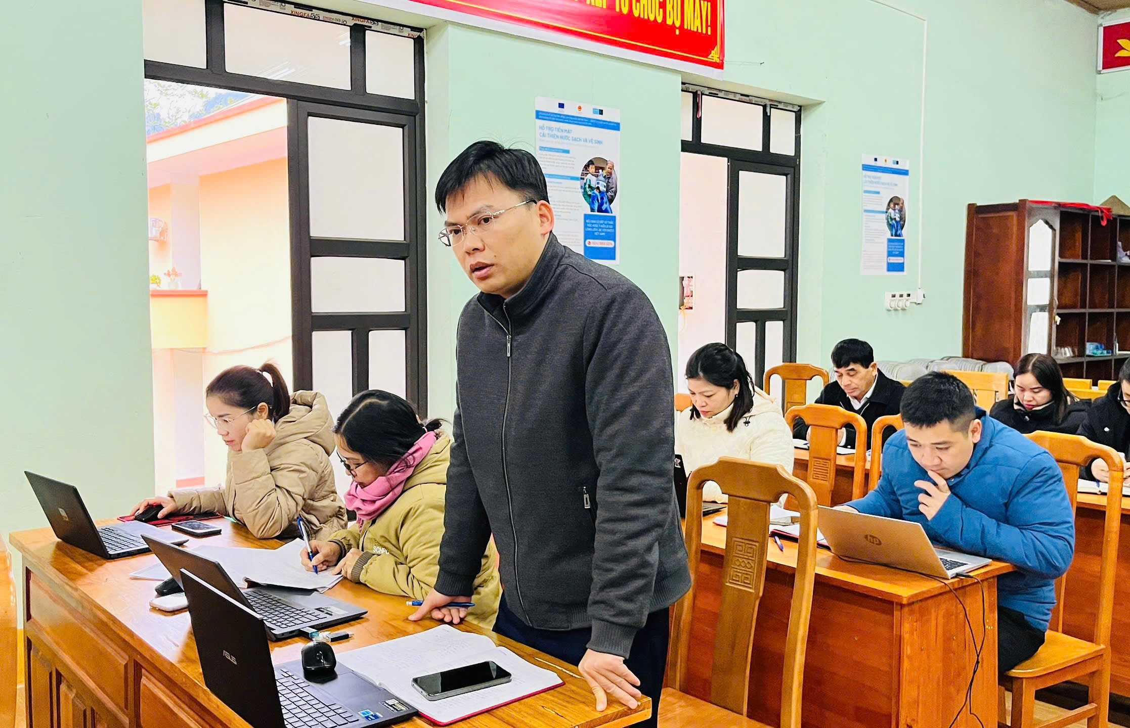 Anh-tin-bai